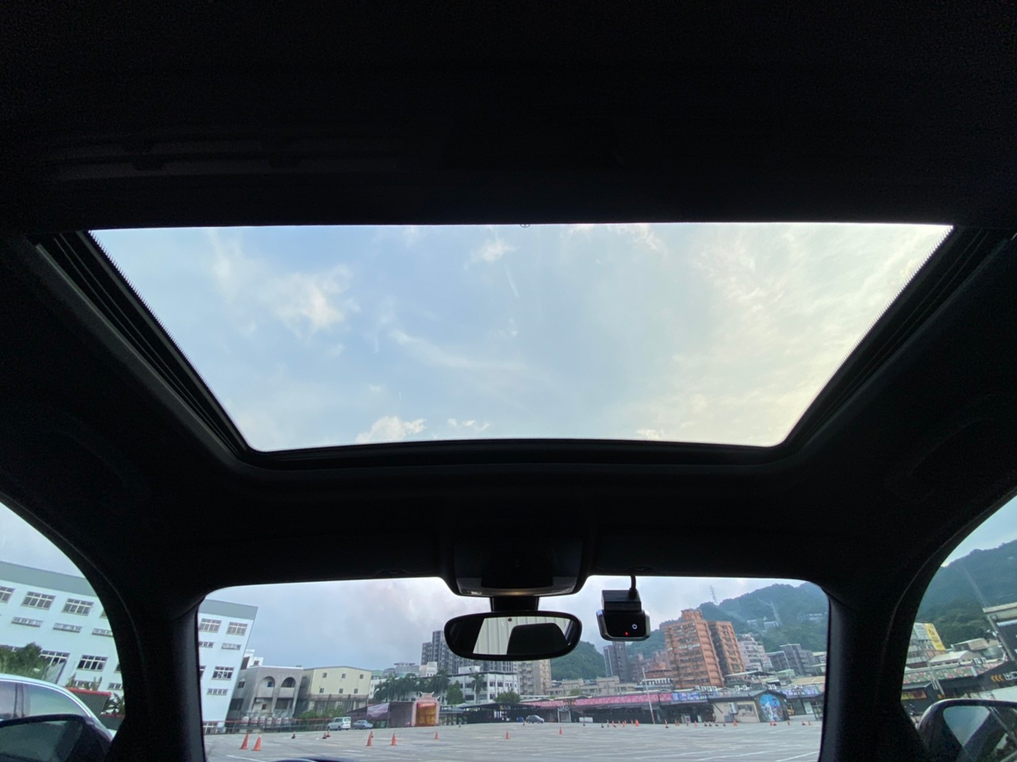 🔥 2014 F20 BMW 寶馬 125i  M Sport 2.0 末代後驅M版鋼砲 升級18吋輕量化鋁圈 前對六卡鉗 前加大通風碟 實跑八萬 🔥 (209)  (【阿龍中古車 0968-691-205】  第4張相片