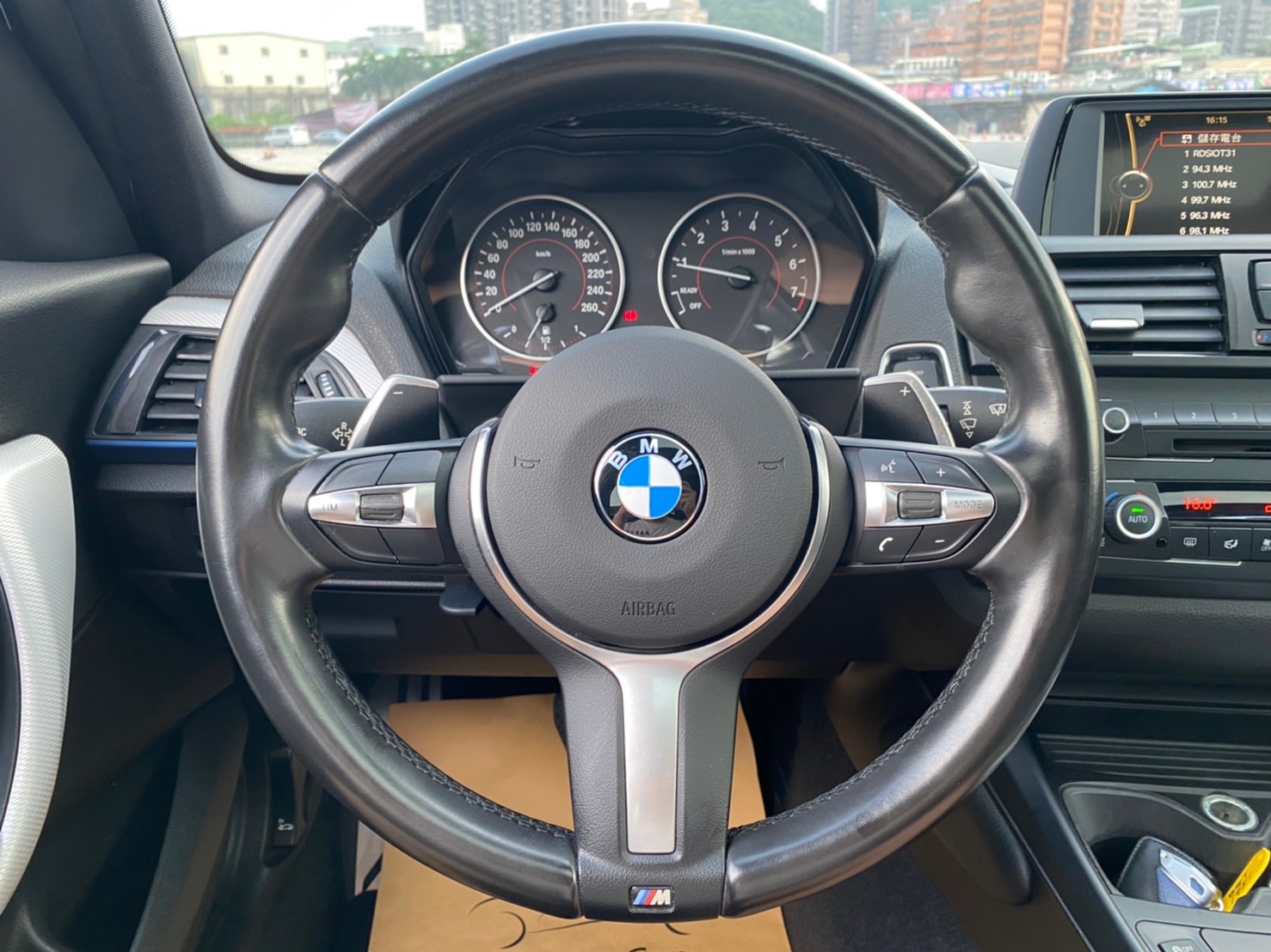 🔥 2014 F20 BMW 寶馬 125i  M Sport 2.0 末代後驅M版鋼砲 升級18吋輕量化鋁圈 前對六卡鉗 前加大通風碟 實跑八萬 🔥 (209)  (【阿龍中古車 0968-691-205】  第5張相片