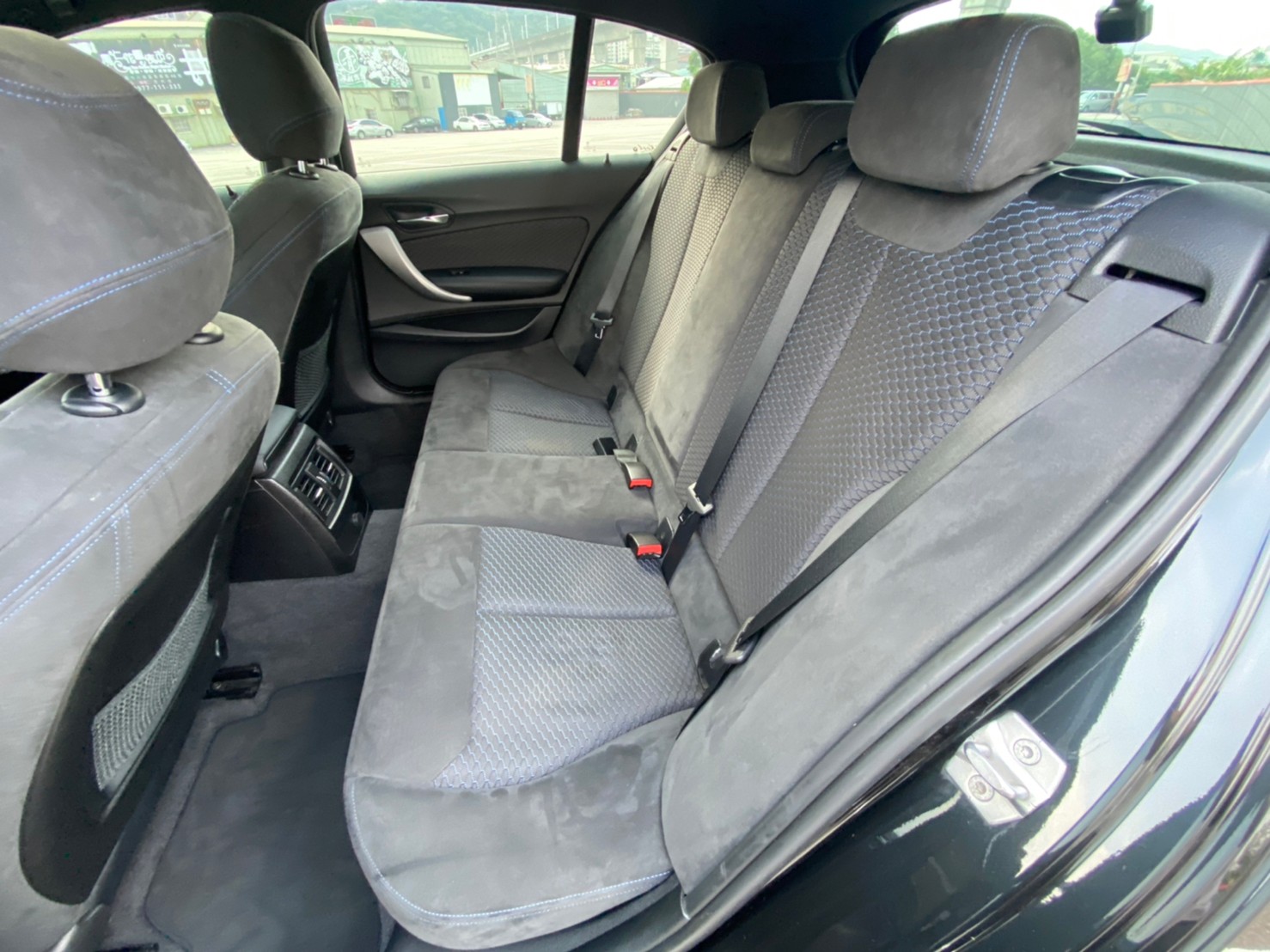 🔥 2014 F20 BMW 寶馬 125i  M Sport 2.0 末代後驅M版鋼砲 升級18吋輕量化鋁圈 前對六卡鉗 前加大通風碟 實跑八萬 🔥 (209)  (【阿龍中古車 0968-691-205】  第9張相片