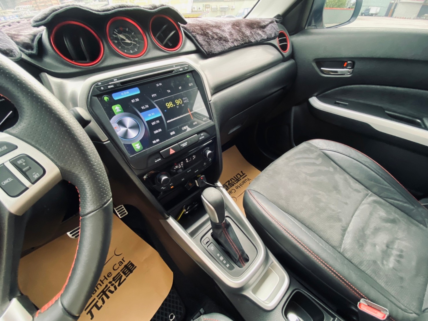 🔥2017式 鈴木 Suzuki Vitara S 1.4 黑白雙色 升級抬頭顯示器 僅跑兩萬 超省油稅小休旅🔥【阿龍中古車 0968-691-205】  第7張相片