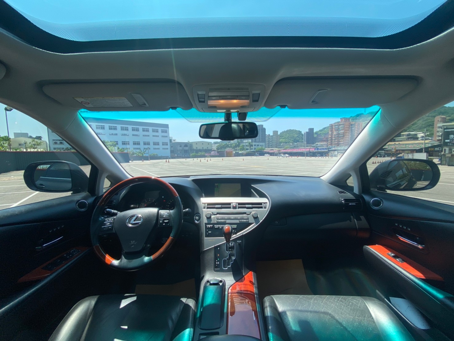 🔥 2009 Lexus 凌志 RX RX350 四驅 全景天窗 HUD抬頭顯示器 電尾門 電冷熱椅 車況極好 50萬有找 🔥 (139) 【阿龍中古車 0968-691-205】  第3張相片