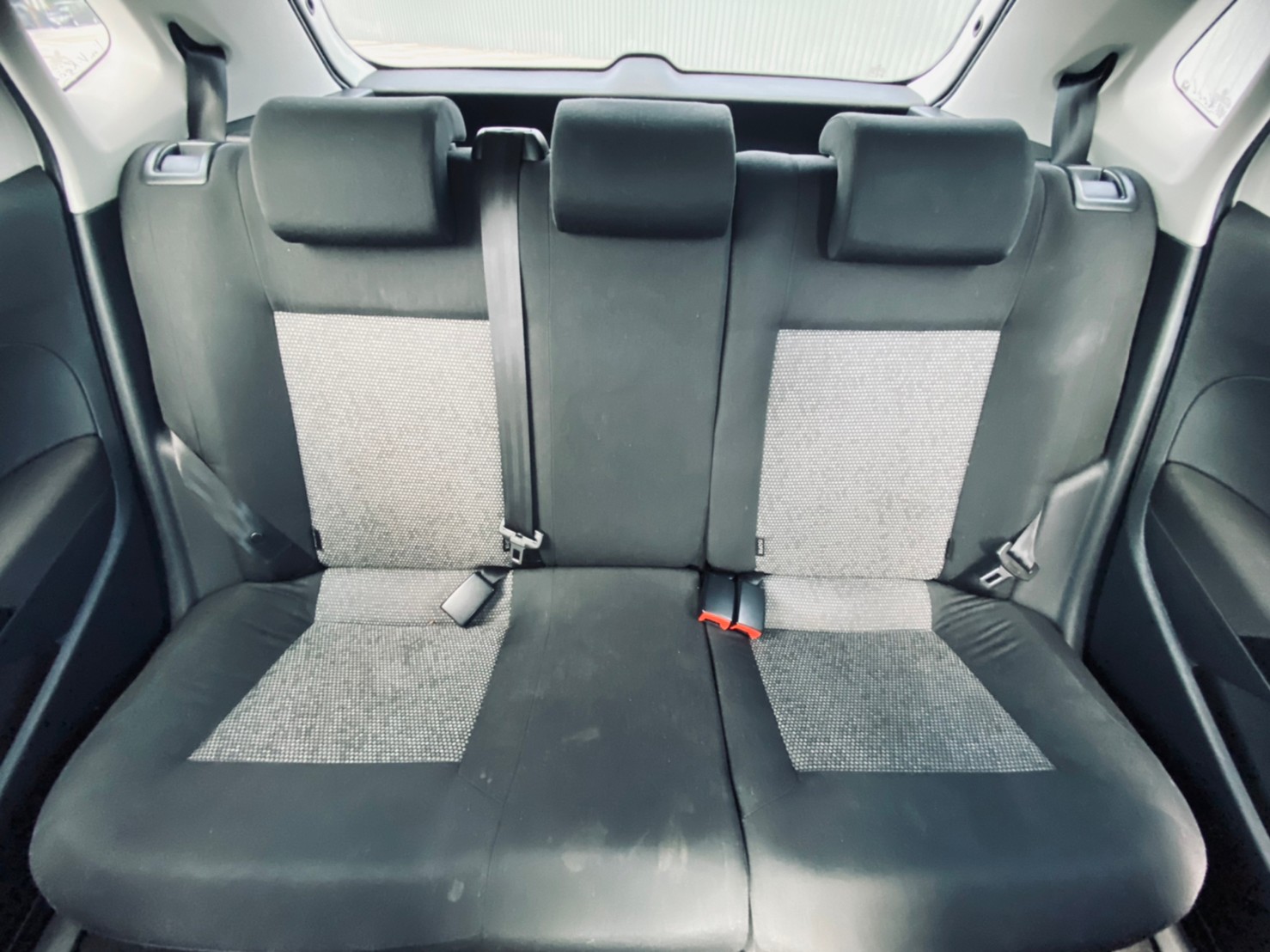 🔥 2015 小改款 福斯 VW Volkswagen Polo 1.6 CL  僅跑7萬 熱門小 掀背 🔥 (026) 【阿龍中古車 0968-691-205】  第4張相片