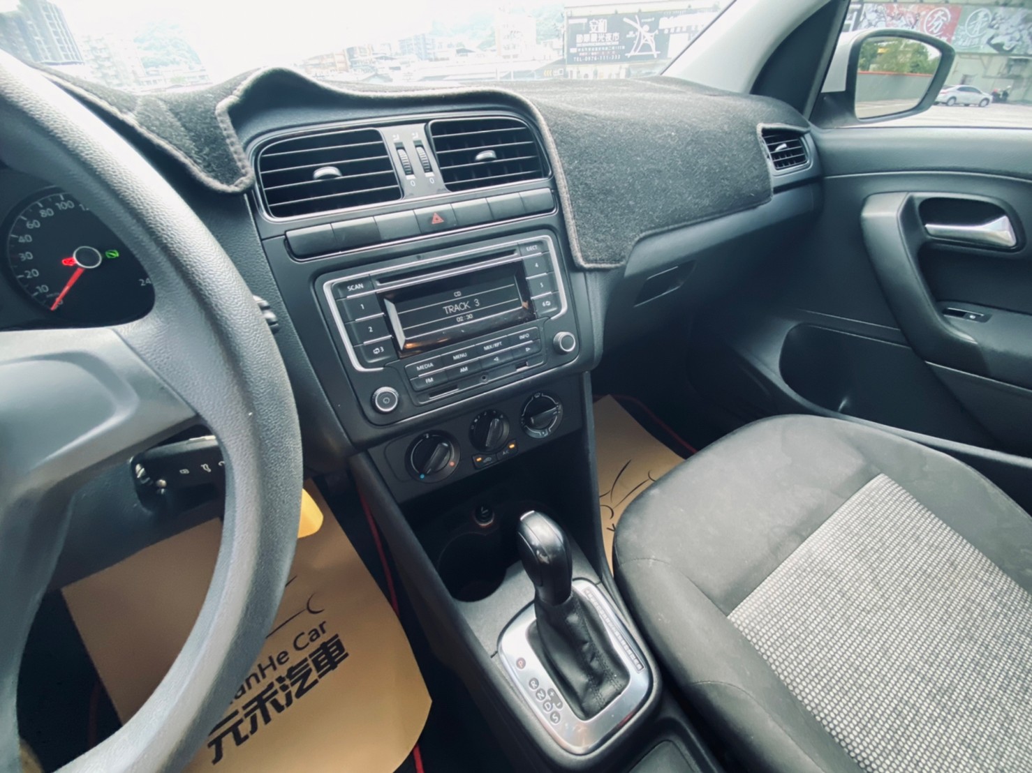🔥 2015 小改款 福斯 VW Volkswagen Polo 1.6 CL  僅跑7萬 熱門小 掀背 🔥 (026) 【阿龍中古車 0968-691-205】  第6張相片
