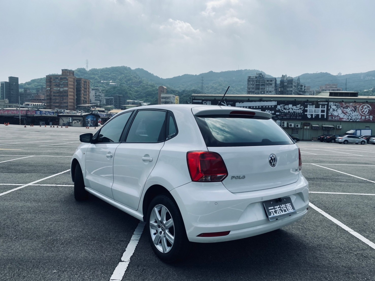 🔥 2015 小改款 福斯 VW Volkswagen Polo 1.6 CL  僅跑7萬 熱門小 掀背 🔥 (026) 【阿龍中古車 0968-691-205】  第9張相片