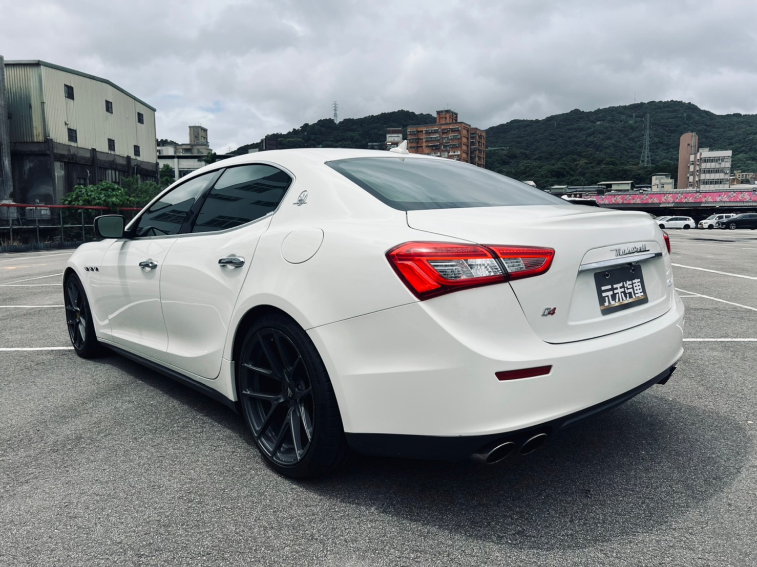 🔥 2014 瑪莎拉蒂 Maserati Ghibli 3.0 V6 Premium 海神 葛伯利 吉伯利 20吋鋁圈 黃色對六卡鉗 遙控發車 四出排氣管 聲浪低調飽滿 🔥 (150) 【阿龍中古車 0968-691-205】  第9張相片