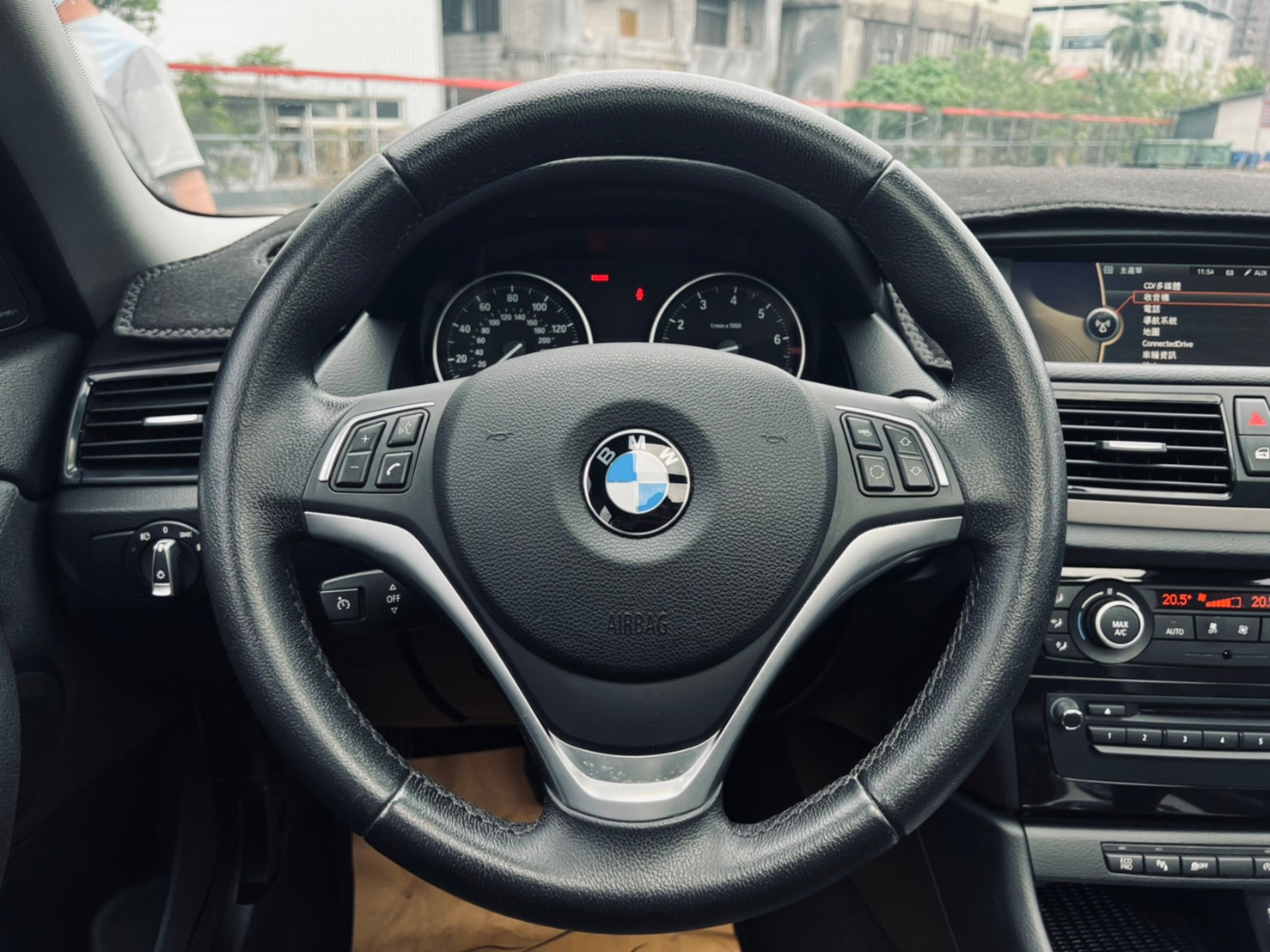 🔥 2014 E84 寶馬 BMW X1 (NEW) sDrive28i 2.0 全景天窗 HK音響 🔥 (129) 【阿龍中古車 0968-691-205】  第6張相片