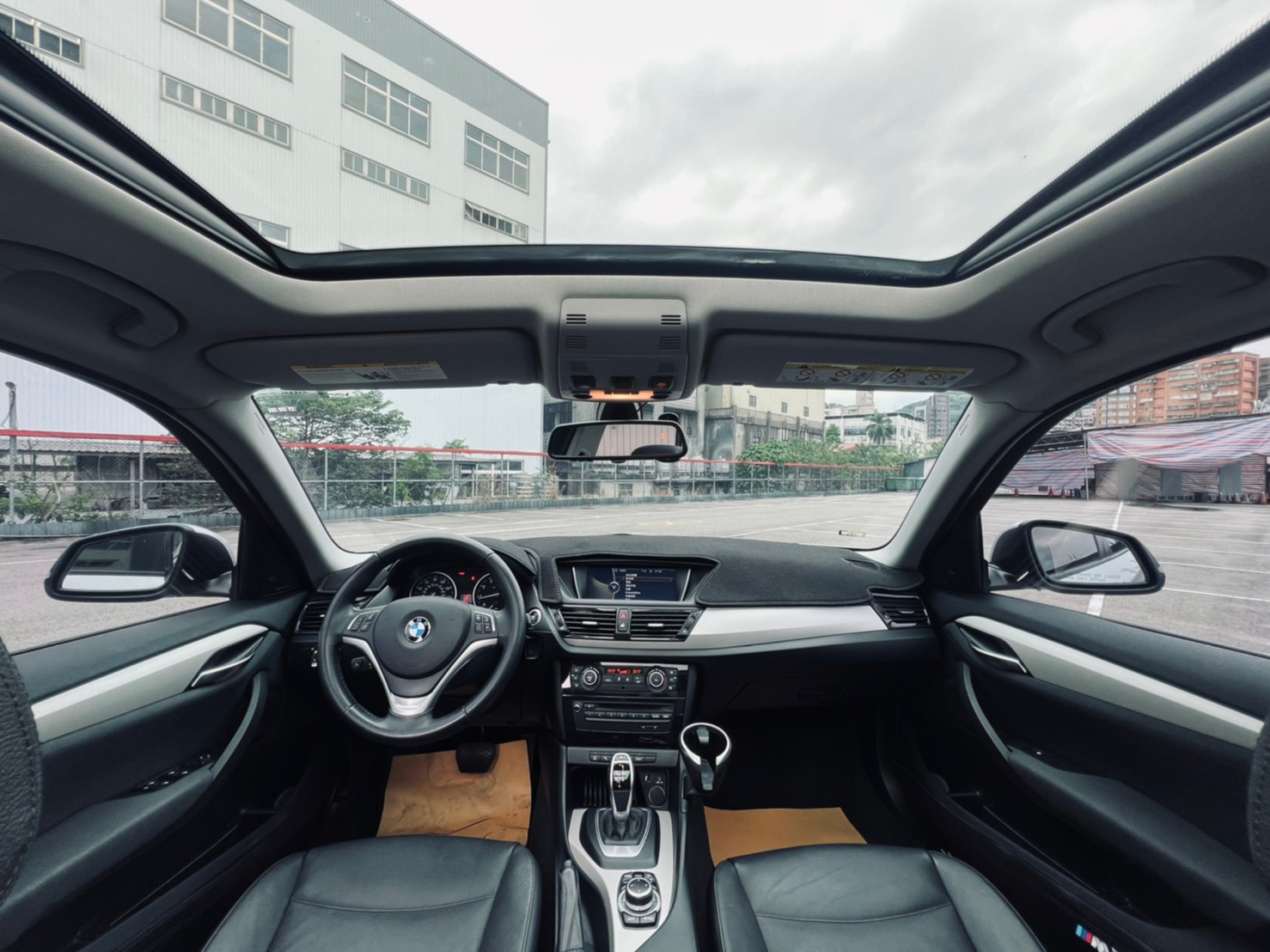 🔥 2014 E84 寶馬 BMW X1 (NEW) sDrive28i 2.0 全景天窗 HK音響 🔥 (129) 【阿龍中古車 0968-691-205】  第9張相片