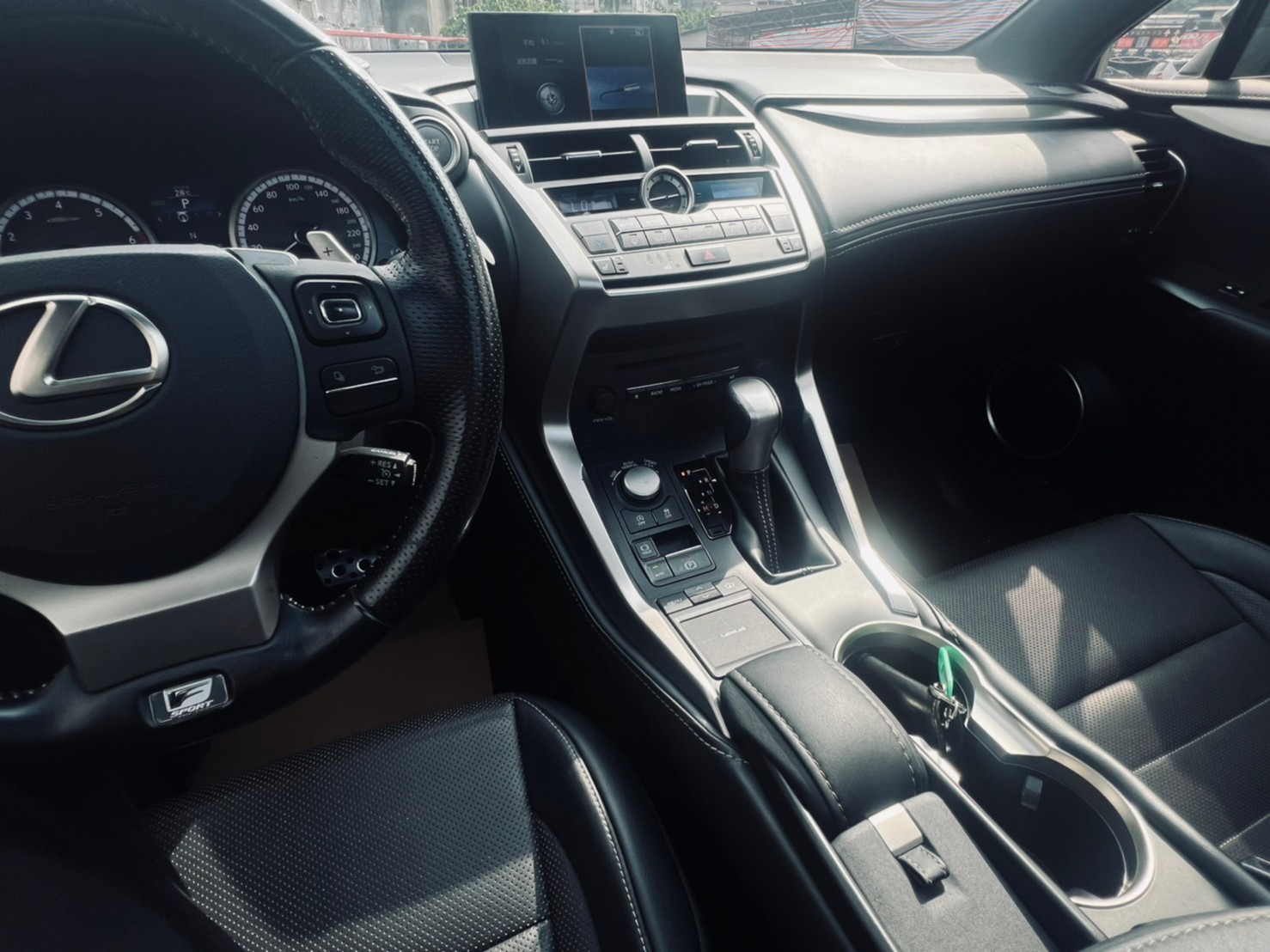 🔥 2017式 Lexus 凌志 NX200t 全景天窗 AWD F Sport 版 環景 電熱椅 🔥 (218) 【阿龍中古車 0968-691-205】  第3張相片