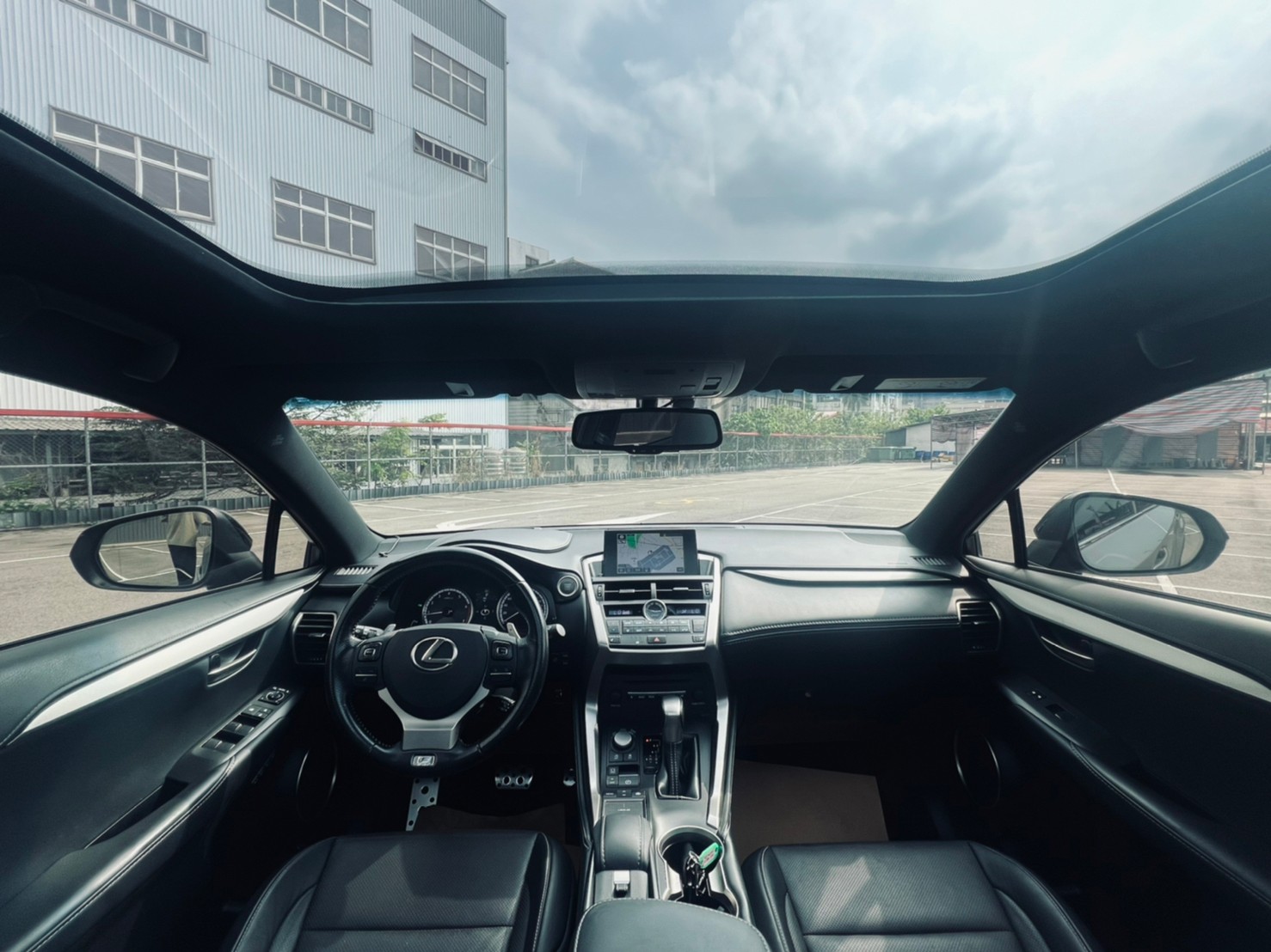🔥 2017式 Lexus 凌志 NX200t 全景天窗 AWD F Sport 版 環景 電熱椅 🔥 (218) 【阿龍中古車 0968-691-205】  第7張相片