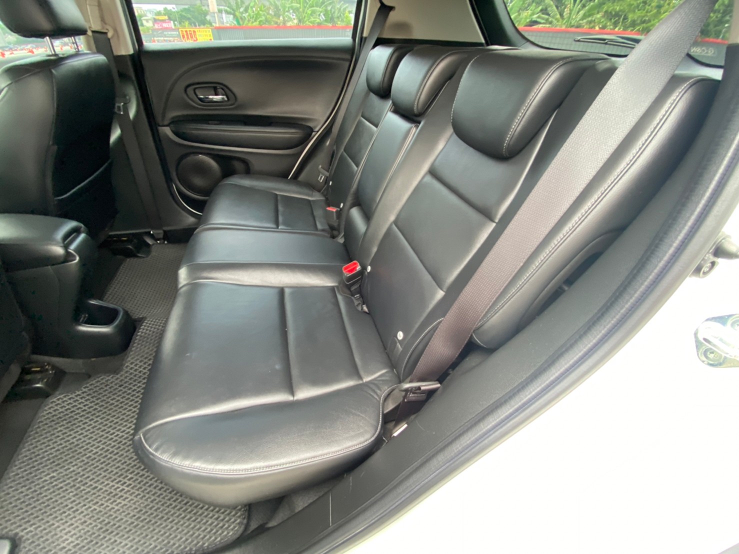 🔥2017 Honda 本田 HRV 1.8 頂級S版 附安卓機 便宜實惠 小掀背 🔥 (029) 【阿龍中古車 0968-691-205】  第2張相片