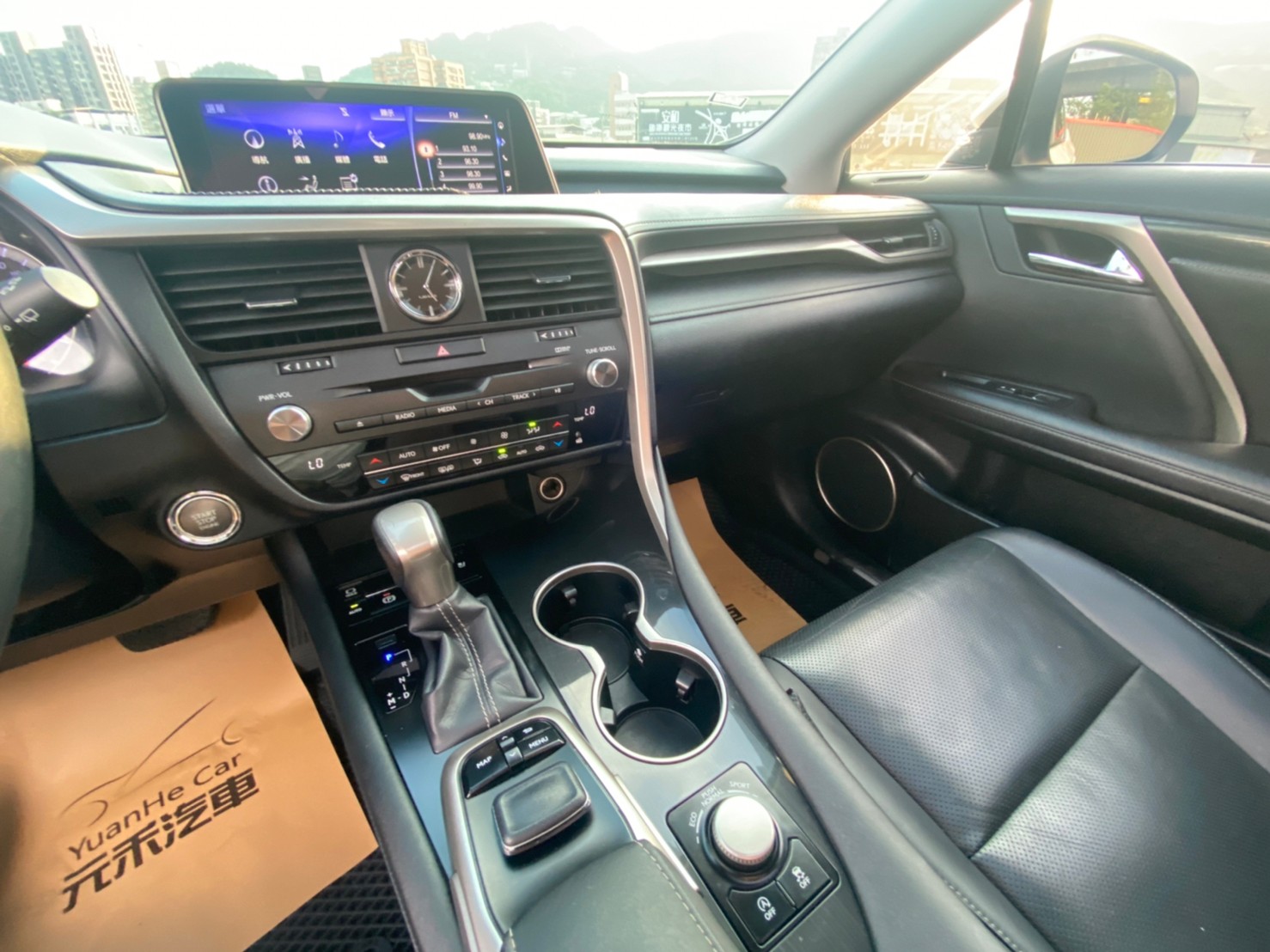 🔥2016 LEXUS 凌志 RX RX200t 頂級版 2.0 12吋高畫質螢幕 HUD抬頭顯示器 雙電動通風椅 🔥 (107) 【阿龍中古車 0968-691-205】  第7張相片