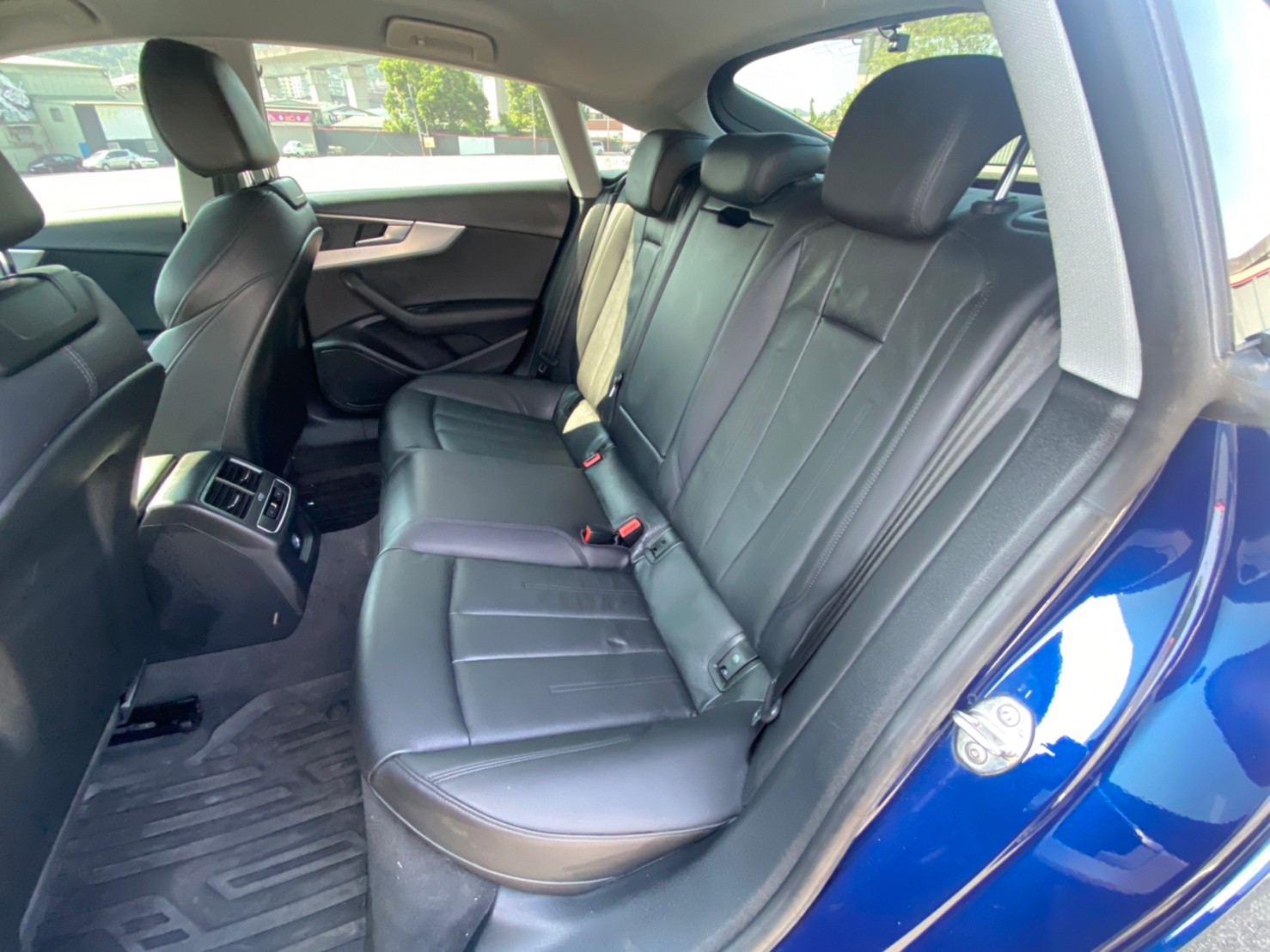 🔥 2018 Audi 奧迪 A5 Sportback 40TFSI S-Line 2.0 五門 ACC跟車 電尾門 數位座艙 CarPlay 🔥 (078) 【阿龍中古車 0968-691-205】  第2張相片