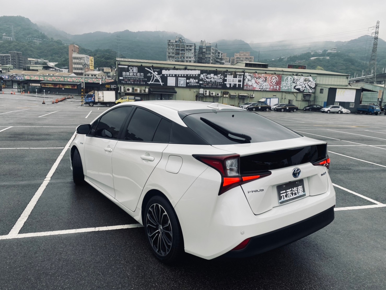 🔥 2019 TOYOTA 豐田 普利斯 Prius Hybrid ACC跟車 無線充電座 🔥 (154) 【阿龍中古車 0968-691-205】  第4張相片