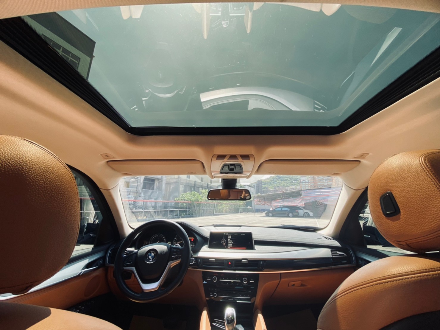 🔥 2016式 BMW 總代理 新款 X6 xDrive35i 四驅 環景 抬頭顯示器 褐內裝 🔥 (181) 【阿龍中古車 0968-691-205】  第2張相片