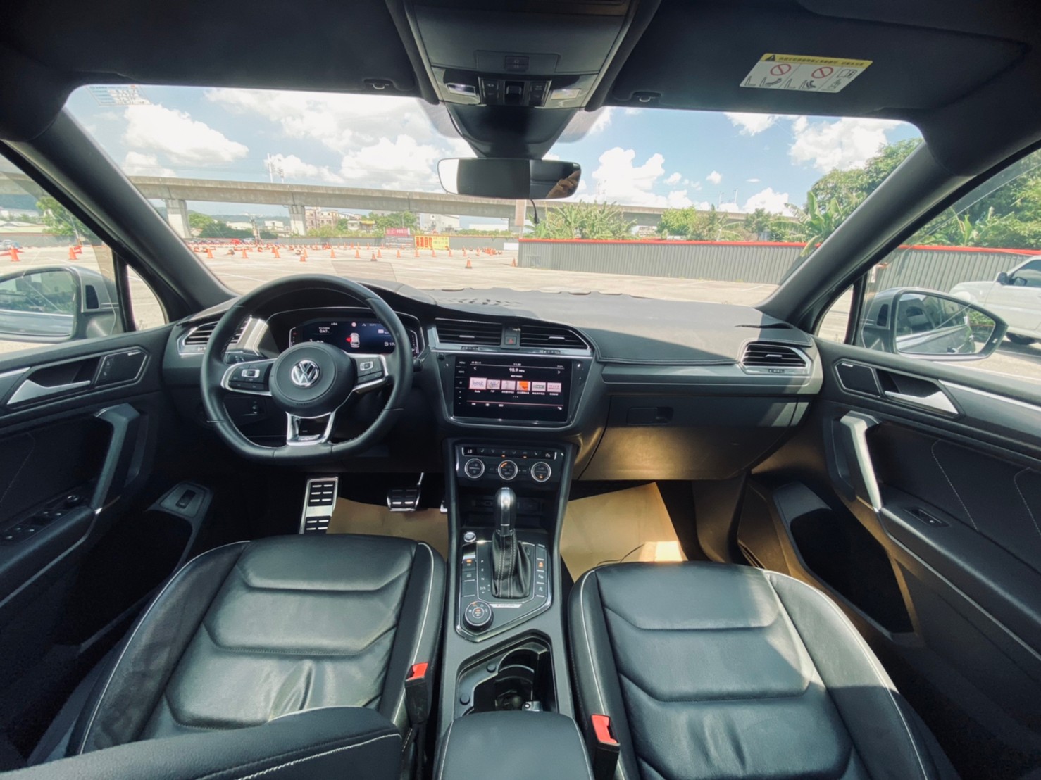 🔥 2019 VW 福斯 Tiguan Allspace 380TSI Performance R版 四驅 七人座 ACC跟車 🔥 (008) 【阿龍中古車 0968-691-205】  第4張相片