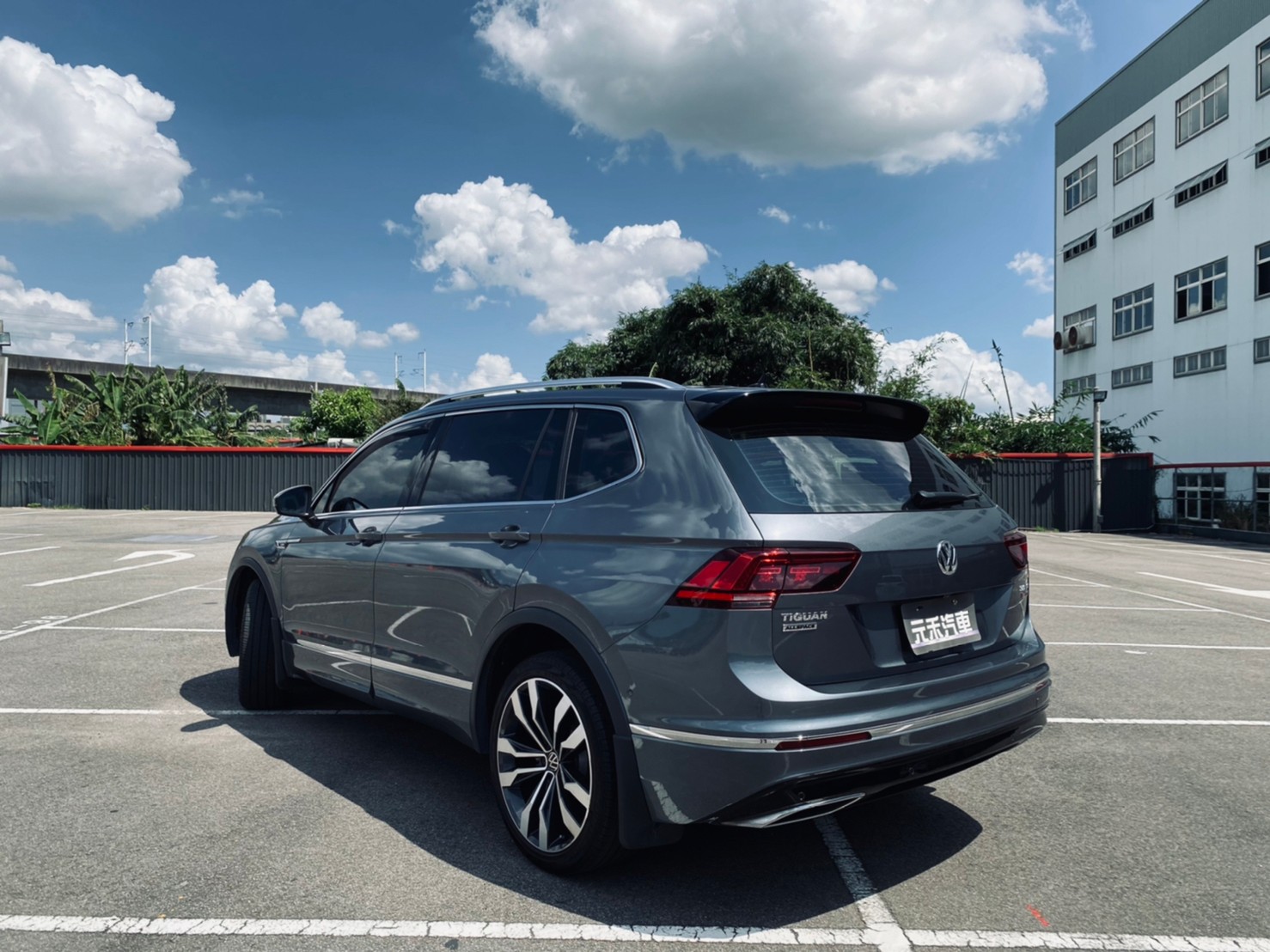 🔥 2019 VW 福斯 Tiguan Allspace 380TSI Performance R版 四驅 七人座 ACC跟車 🔥 (008) 【阿龍中古車 0968-691-205】  第7張相片