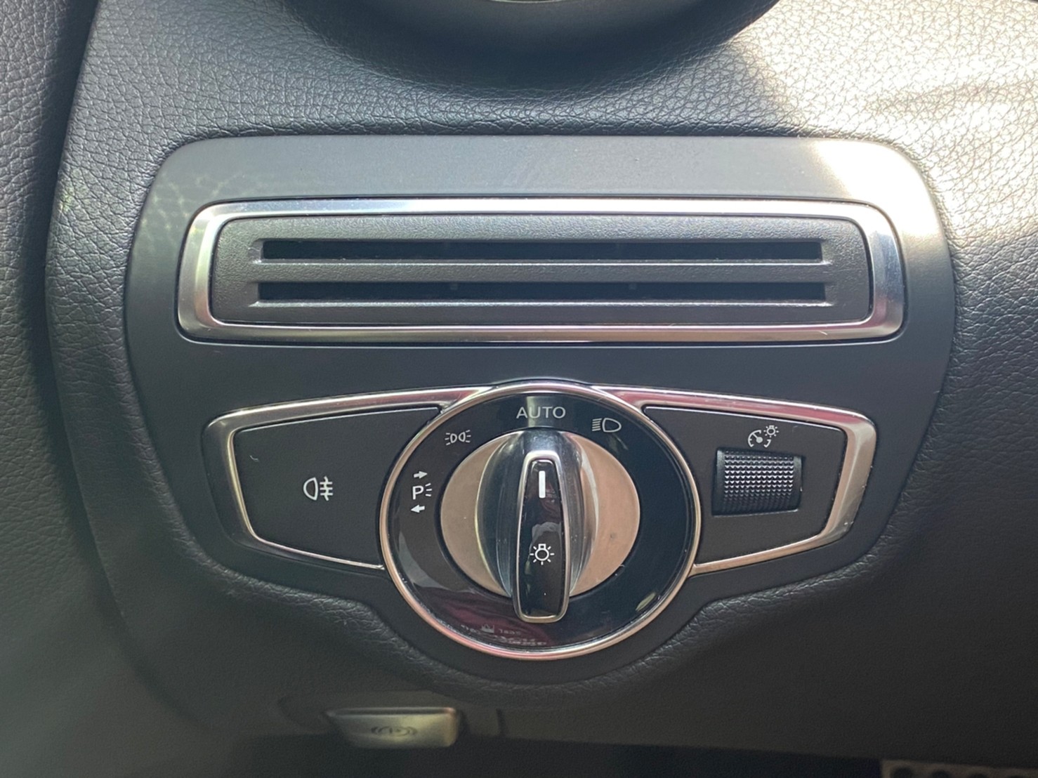 🔥 2015 S205 賓士 Benz Estate C250 AMG Line 五門 旅行車  升級大螢幕安卓機 🔥 (020) 【阿龍中古車 0968-691-205】  第4張相片