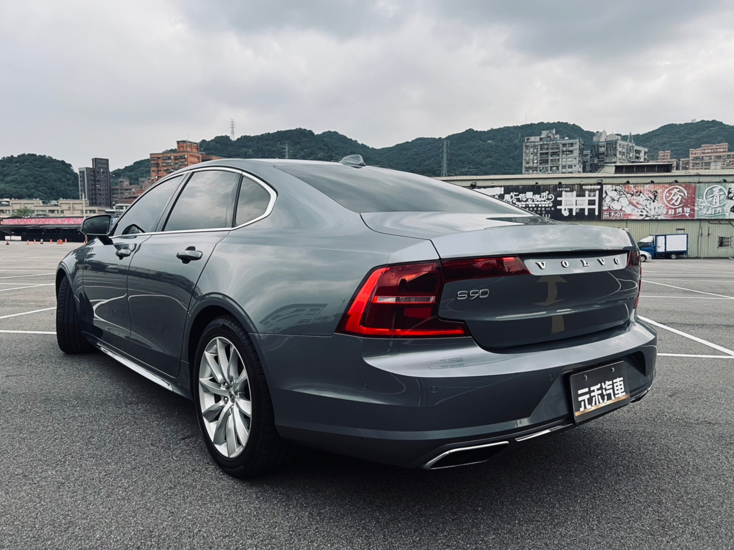 🔥2018式 Volvo 最新款 S90 T5 Momentum 2.0 ACC跟車 CarPlay 腳踢尾門 雙電動椅 僅跑7萬 🔥 (214) 【阿龍中古車 0968-691-205】  第7張相片