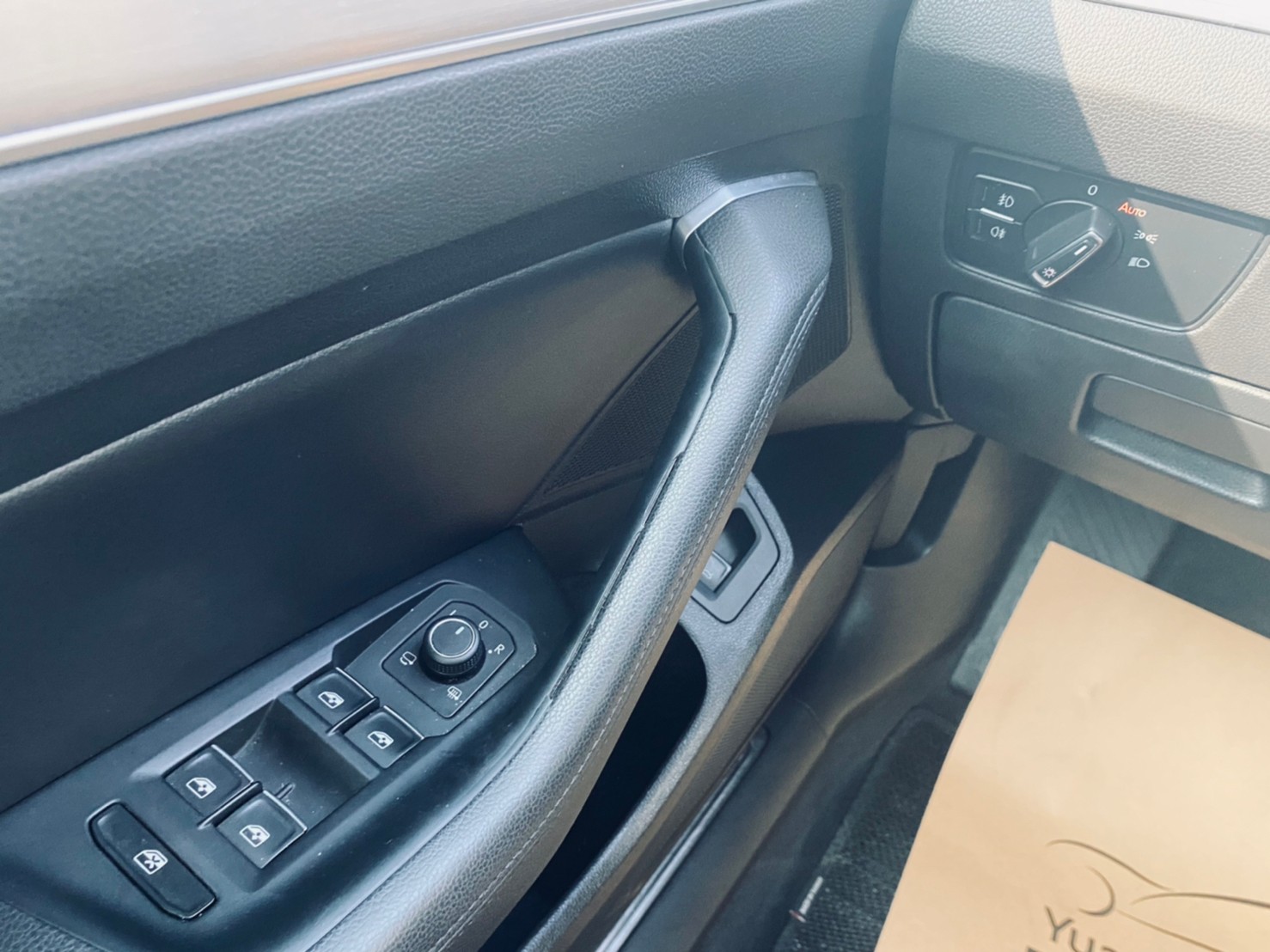 🔥2017式 VW 福斯 Passat Sedan 400TDI HL 2.0d ACC跟車 CarPlay HUD抬頭顯示器  實跑九萬 🔥 (147) 【阿龍中古車 0968-691-205】  第5張相片