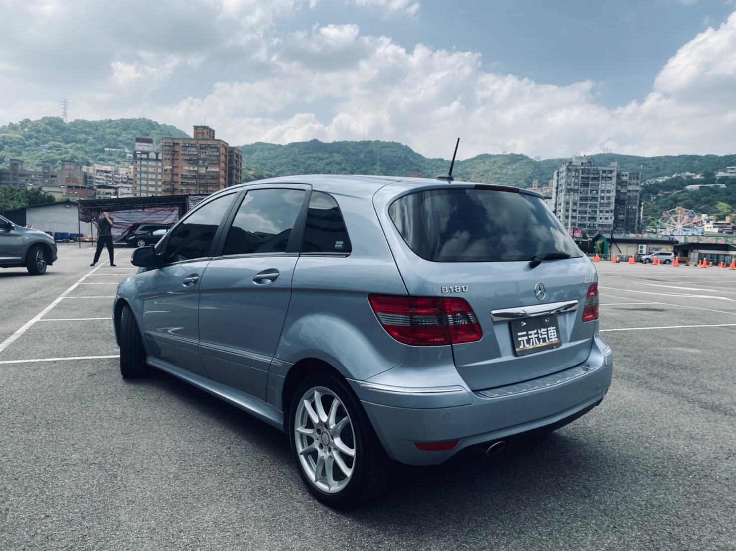 🔥 2011 W245 賓士 總代理 Benz B180 省油稅 掀背跨界休旅 🔥 (107) 【阿龍中古車 0968-691-205】  第5張相片