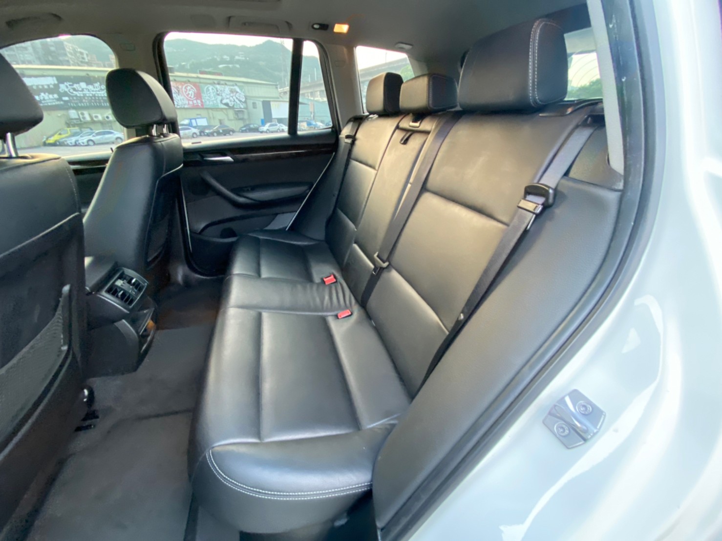 🔥 2013 寶馬 總代理 BMW X3 xDrive20i 2.0 四驅 全景天窗 電尾門 僅跑9萬 🔥 (089) 【阿龍中古車 0968-691-205】  第2張相片