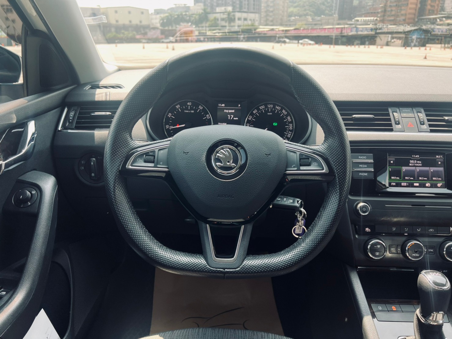 🔥 2017 斯柯達 Skoda Octavia TSI 菁英版 斜背 僅跑二萬!! 🔥【阿龍中古車 0968-691-205】  第6張相片