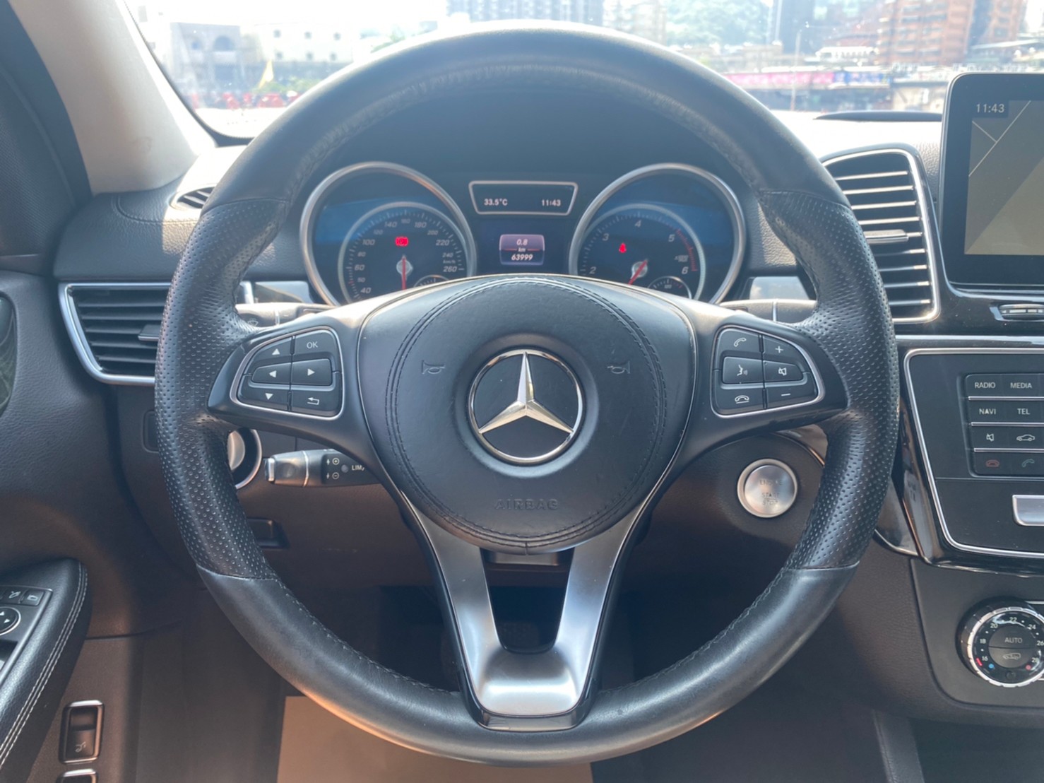 🔥 2016 X166 賓士 總代理 Benz GLS GLS350d 4MATIC 3.0 四驅 七人座 全景天窗/環景/盲點 【阿龍中古車 0968-691-205】  第7張相片