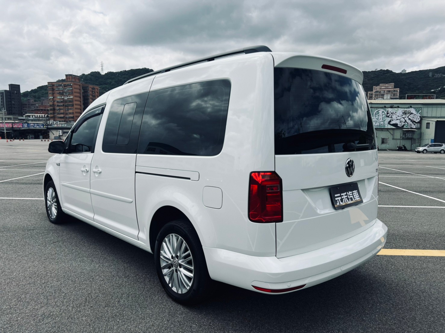 🔥 2018式 VW Caddy Maxi 七人座 廂型休旅 現免60萬 🔥【阿龍中古車 0968-691-205】  第9張相片