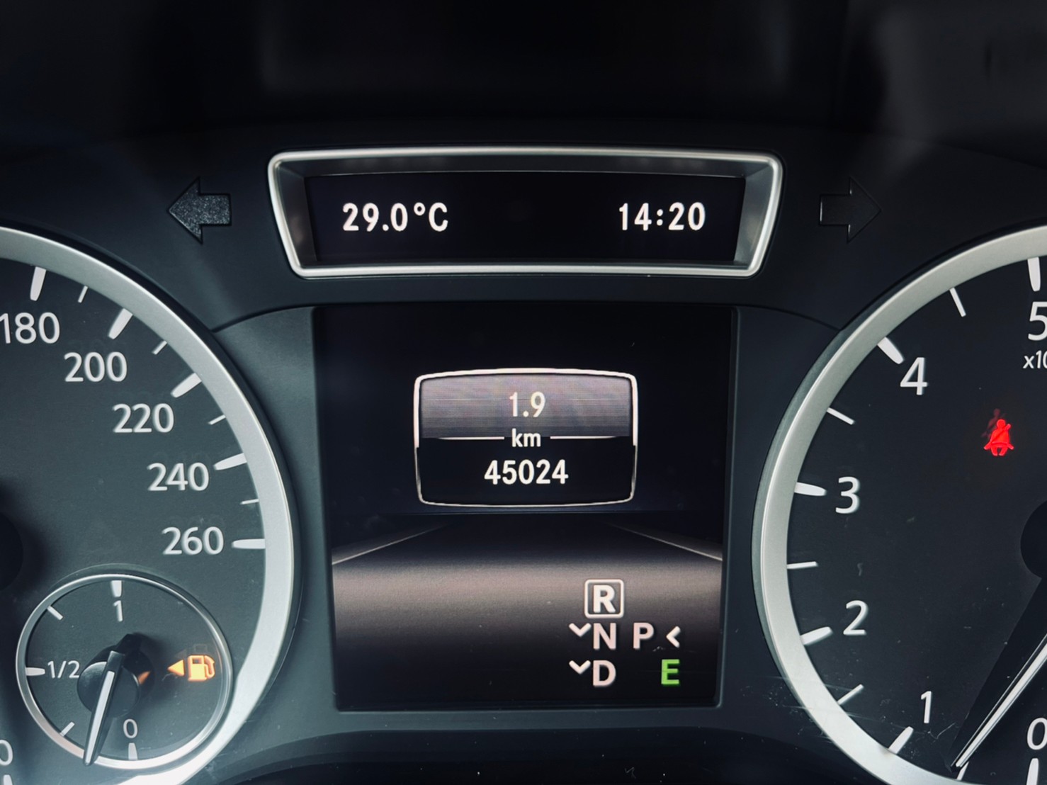 🔥 2018式 新款 Infiniti Q30 1.6t 風尚版 全景天窗/跟車/環景 雙生車 🔥【阿龍中古車 0968-691-205】  第5張相片