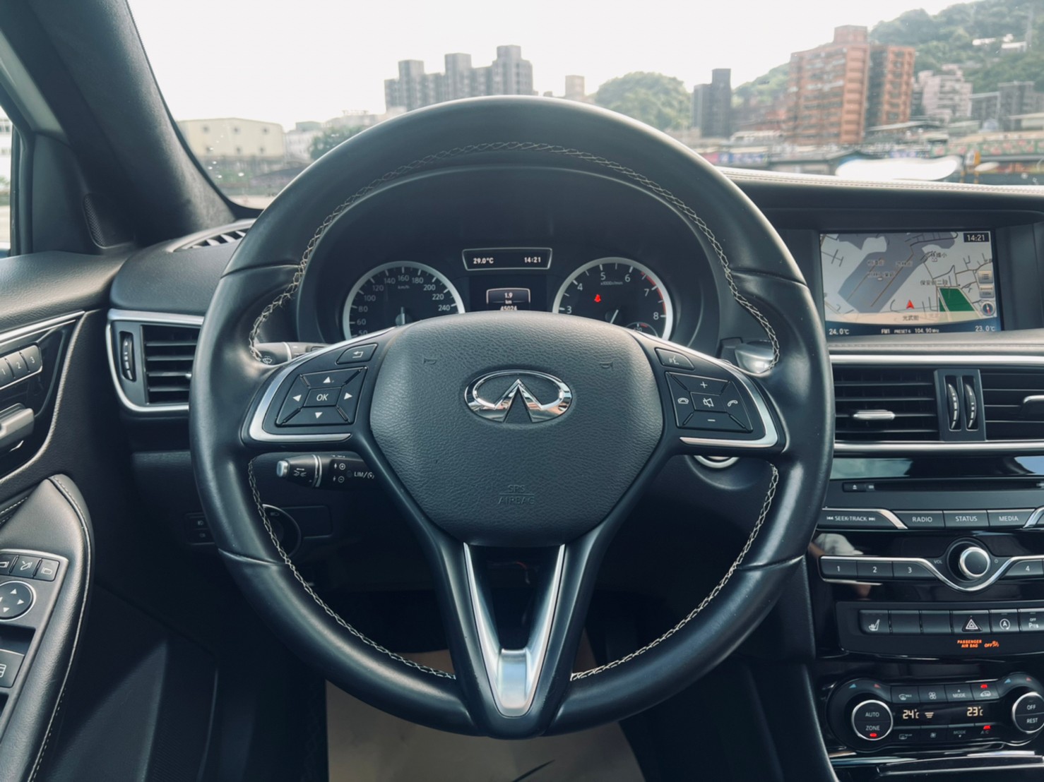 🔥 2018式 新款 Infiniti Q30 1.6t 風尚版 全景天窗/跟車/環景 雙生車 🔥【阿龍中古車 0968-691-205】  第6張相片