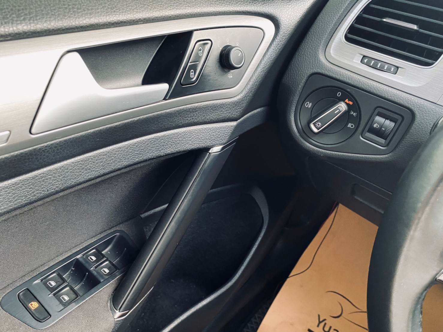 🔥 2015 VW Golf CL 省油省稅1.2 小鋼砲 僅跑8萬🔥【阿龍中古車 0968-691-205】  第4張相片
