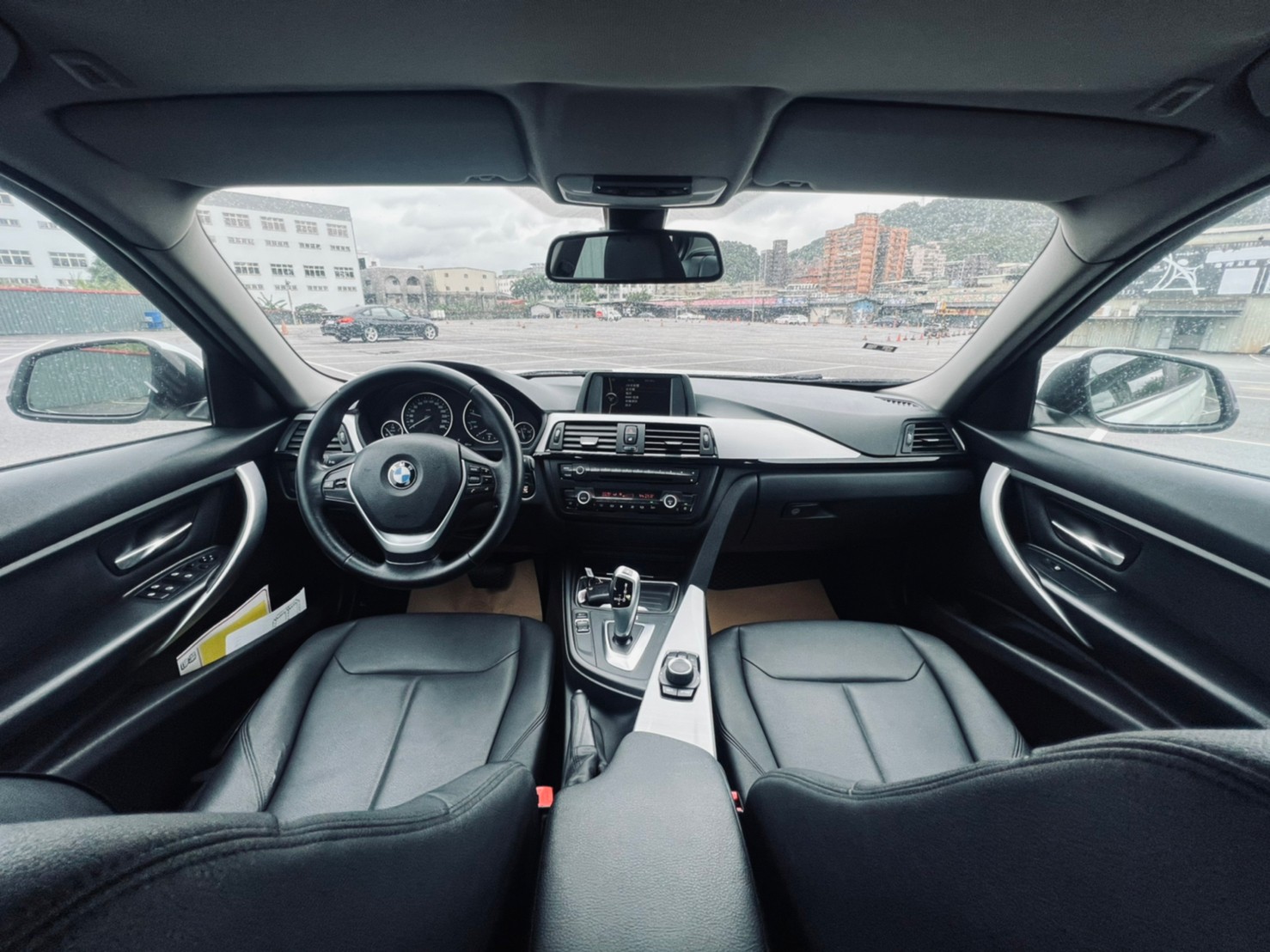 🔥 2012 F30 BMW 總代理 318d 50萬有找 骨折價出售🔥【阿龍中古車 0968-691-205】  第7張相片