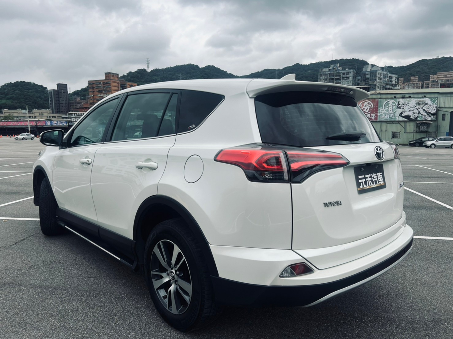 🔥 2018 4.5代 Toyota RAV4 環景/CarPlay/HUD抬頭顯示🔥72【阿龍中古車 0968-691-205】  第8張相片