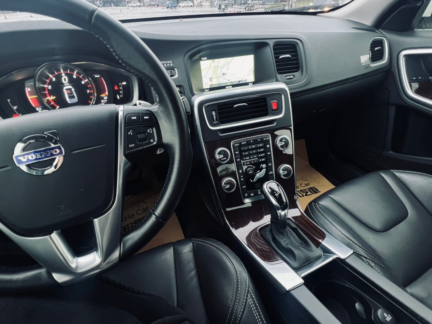 🔥2016式 Volvo S60 T4豪華版 自動停車/現折一百多萬🔥107【阿龍中古車 0968-691-205】  第3張相片
