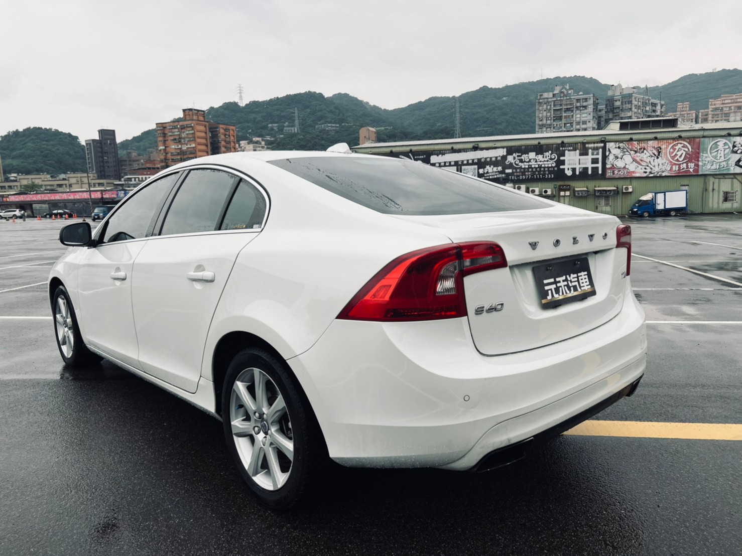 🔥2016式 Volvo S60 T4豪華版 自動停車/現折一百多萬🔥107【阿龍中古車 0968-691-205】  第5張相片