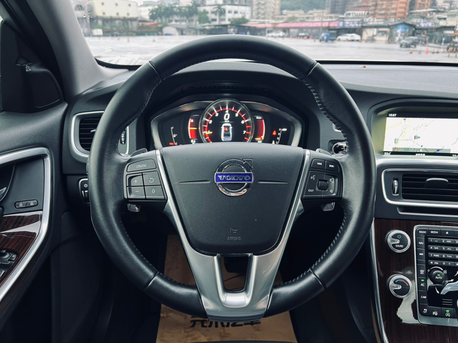 🔥2016式 Volvo S60 T4豪華版 自動停車/現折一百多萬🔥107【阿龍中古車 0968-691-205】  第9張相片