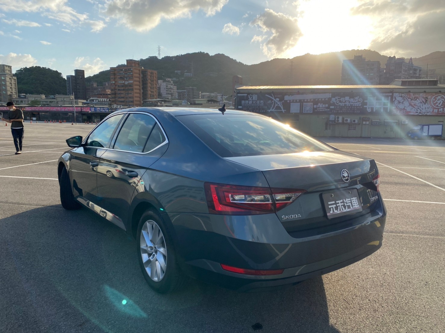 🔥2019 SKODA Superb 雙電動椅/電尾門/跟車/實跑6萬🔥103【阿龍中古車 0968-691-205】  第3張相片