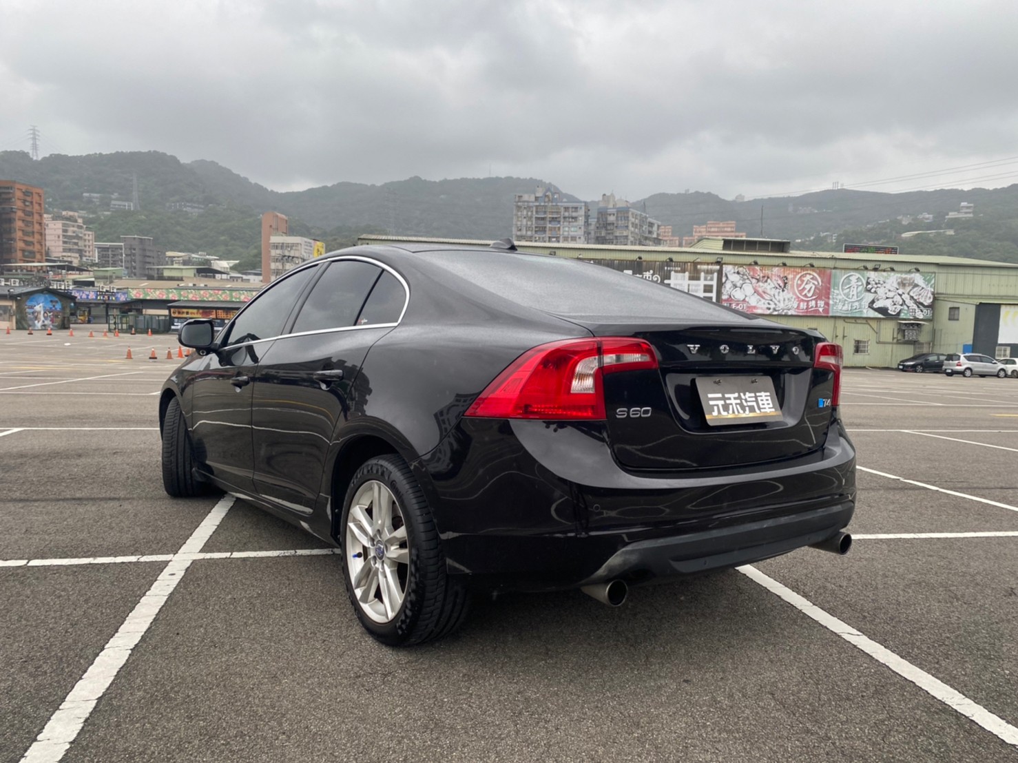 🔥 2012 Volvo S60 T4豪華版 僅跑九萬/輕鬆入手🔥136【阿龍中古車 0968-691-205】  第2張相片