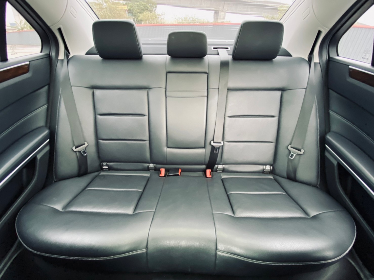 🔥 2014式 小改款 BENZ E350 AMG 全景天窗/雙電熱椅/實跑10萬🔥5【阿龍中古車 0968-691-205】  第4張相片