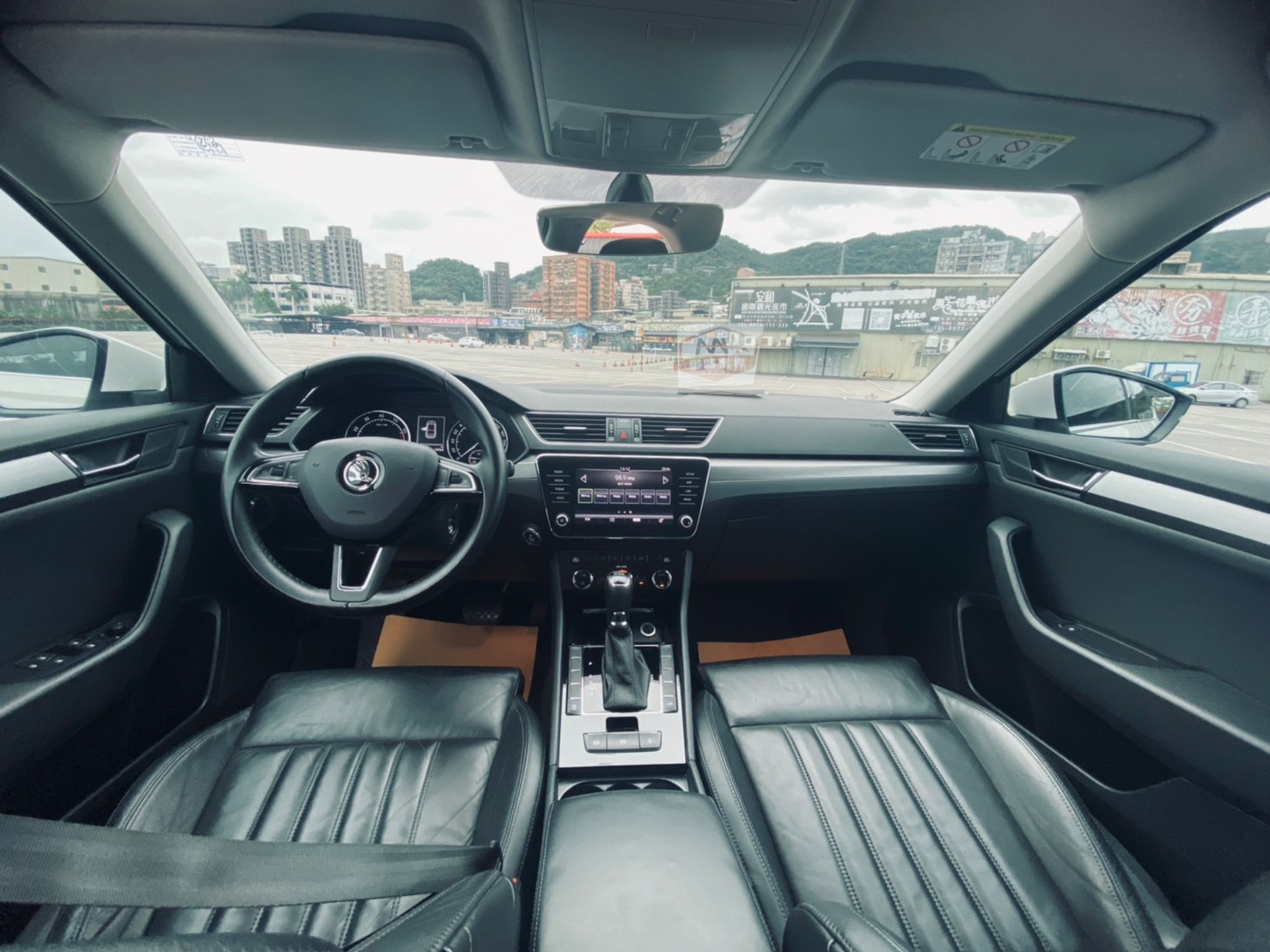 🔥 2018式 SKODA Superb 雙電動椅/電尾門/CarPlay 🔥173【阿龍中古車 0968-691-205】  第2張相片