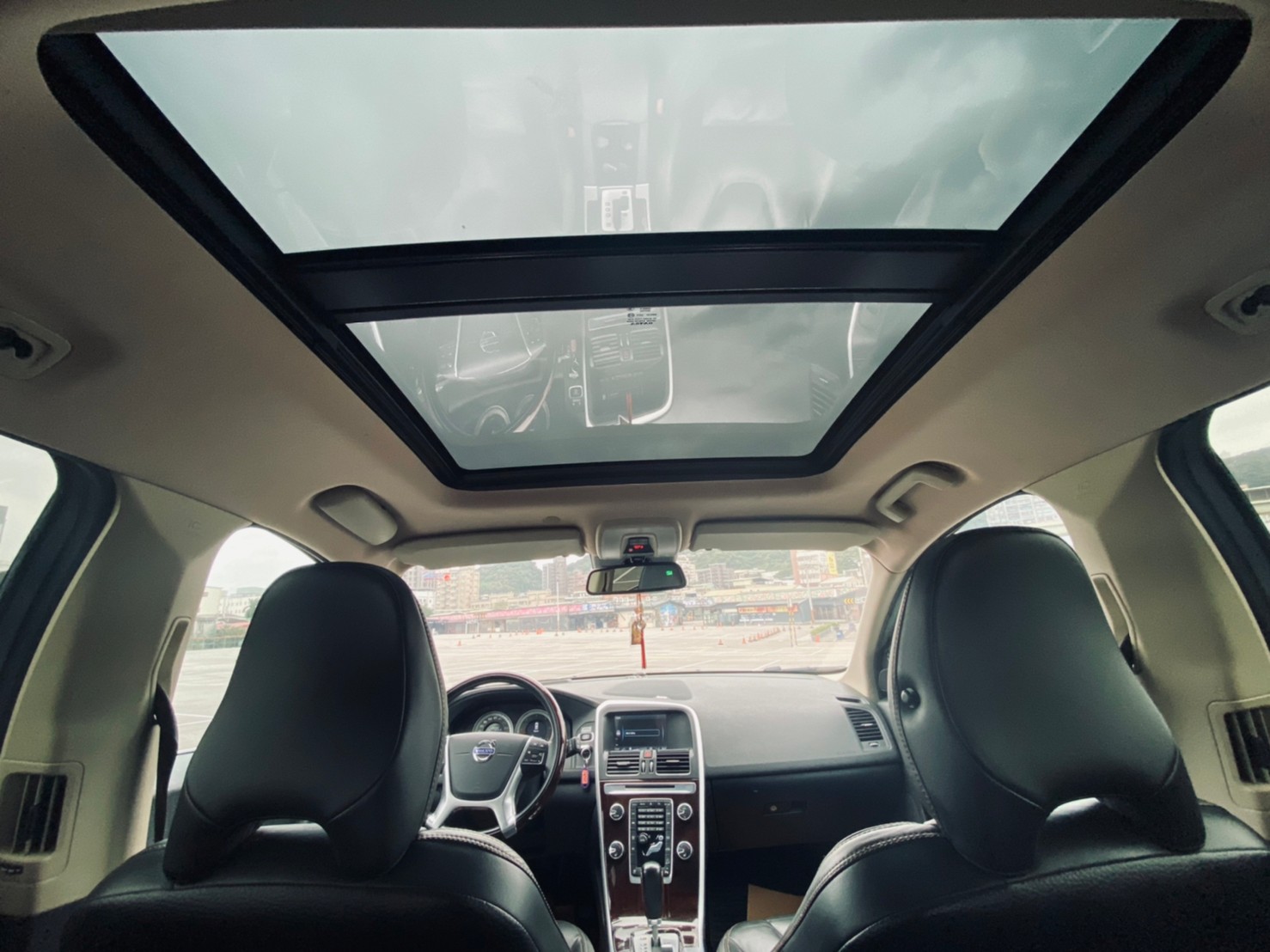 🔥2011 VOLVO XC60 柴油旗艦/ACC跟車/盲點/僅跑6萬🔥143【阿龍中古車 0968-691-205】  第2張相片