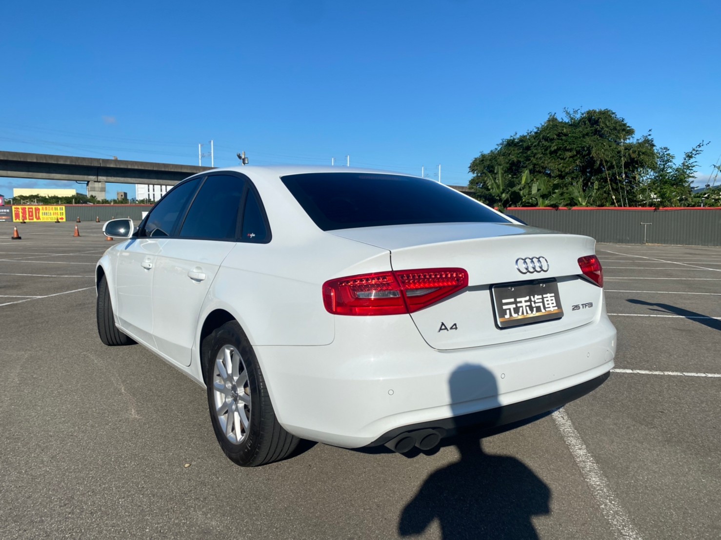 🔥2015 AUDI A4 25TFSI Urban 雙前電動椅/僅跑6萬🔥189【阿龍中古車 0968-691-205】  第9張相片