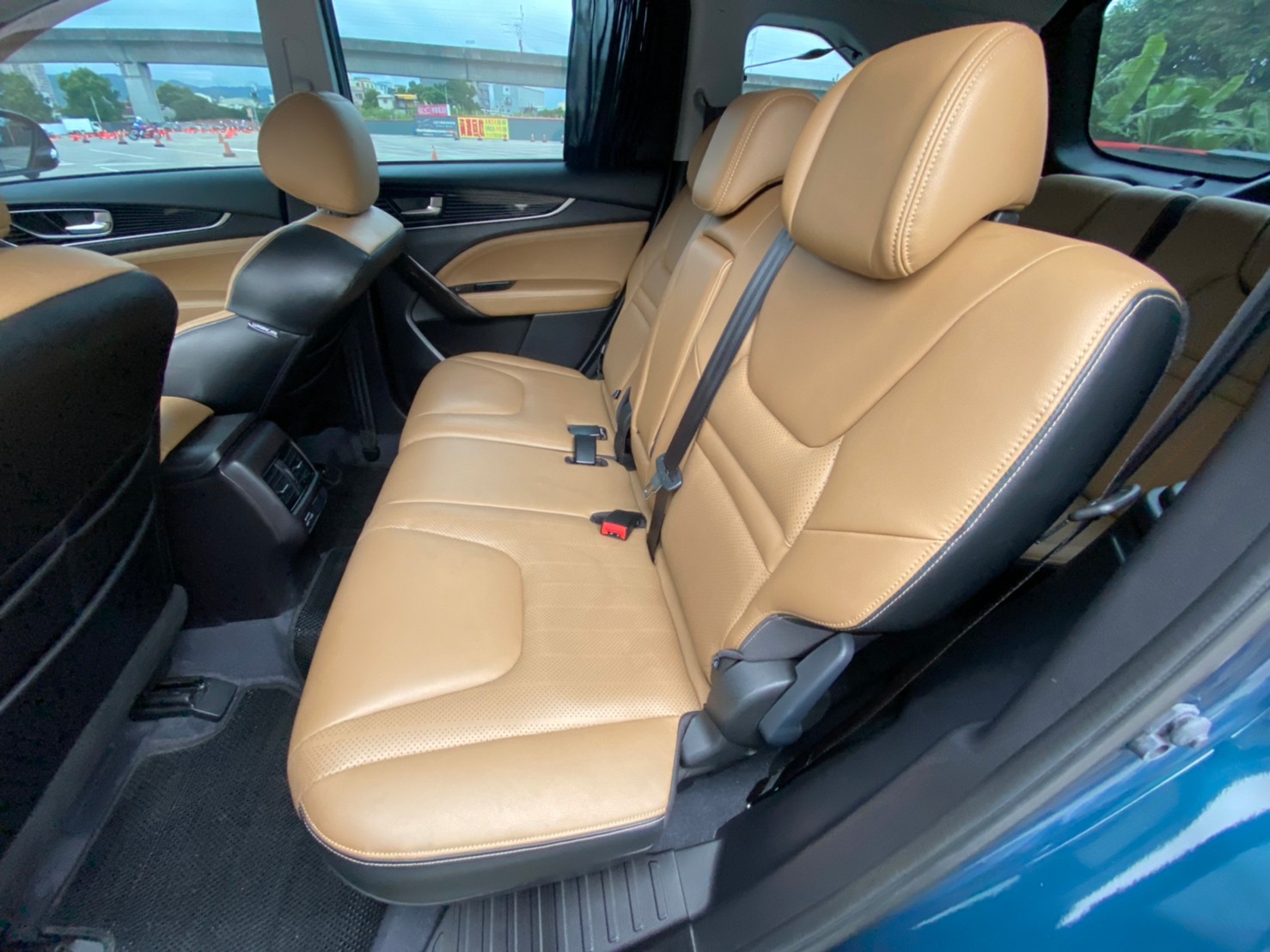 🔥2020 LUXGEN 納智捷 URX 環景跟車旗艦款/選配七座/新車保固🔥147【阿龍中古車 0968-691-205】  第3張相片