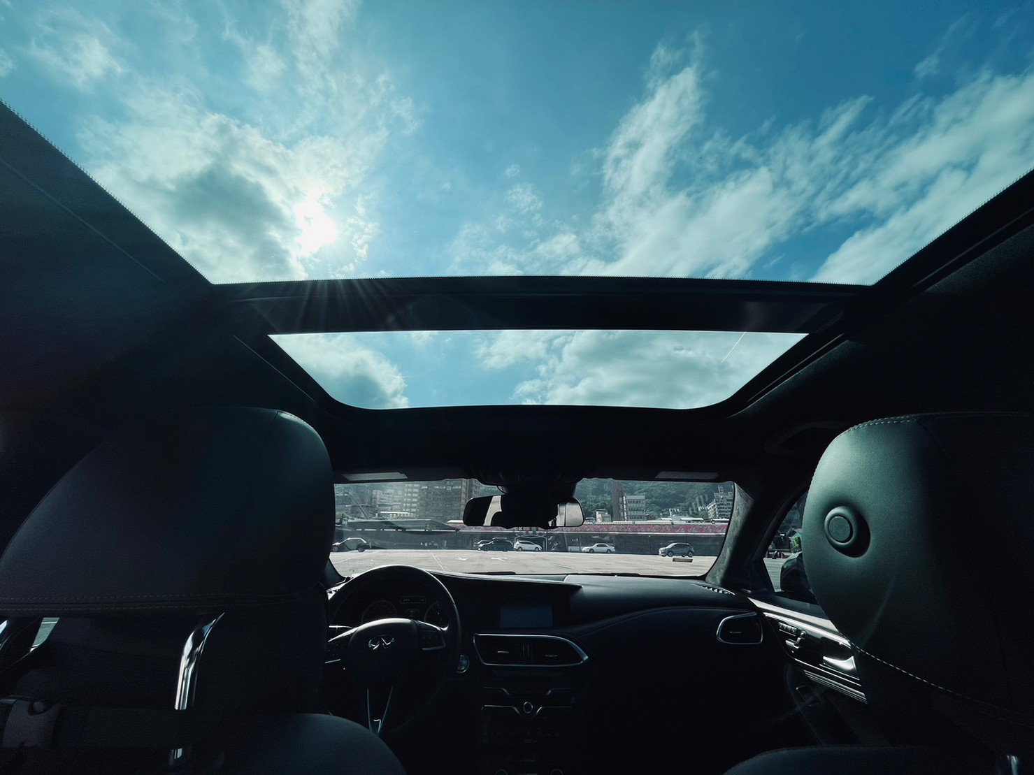 🔥2018 QX30 旗艦款 全景天窗/ACC/環景/四驅🔥  第4張相片