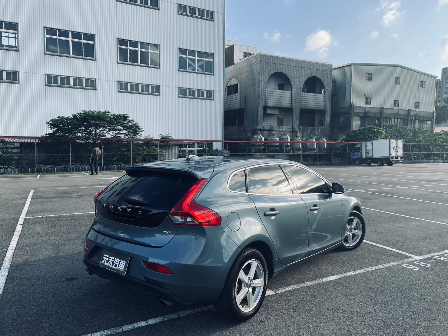 🔥2013 Volvo V40 T4豪華版 僅跑四萬公里!!🔥  第2張相片