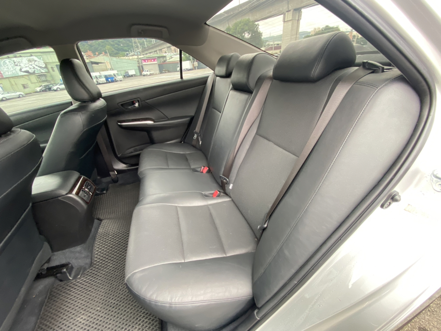 🔥2016 Toyota Camry 2.0經典版 耐用保值🔥  第2張相片