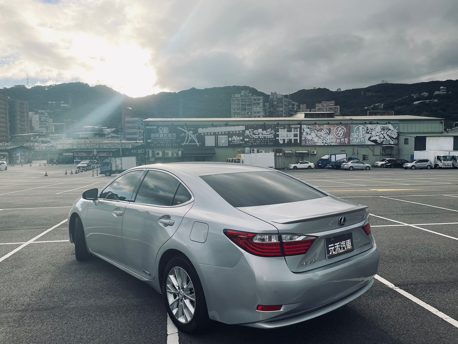 🔥2013 Lexus ES300h 豪華版油電 寧靜舒適🔥  第7張相片