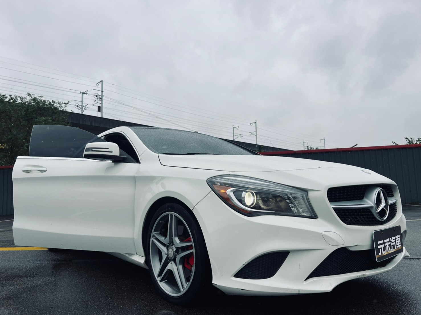🔥2015式 C117 CLA250 HK/電熱椅/熱血帥氣🔥170【阿龍中古車 0968-691-205】  第4張相片