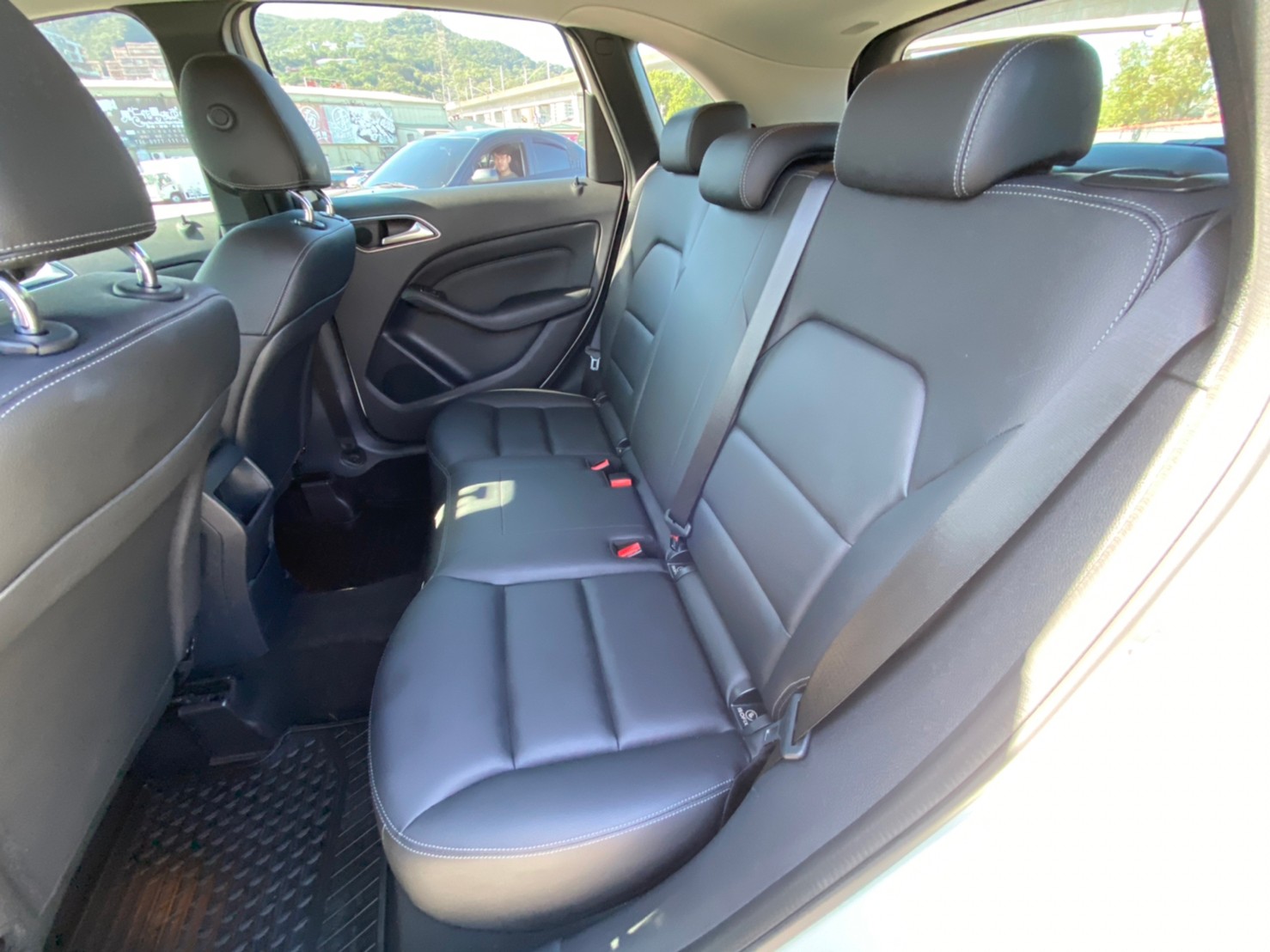 🔥2015 W246 BENZ B180 自動停車 過年換車首選 實惠掀背休旅🔥164【阿龍中古車 0968-691-205】  第2張相片