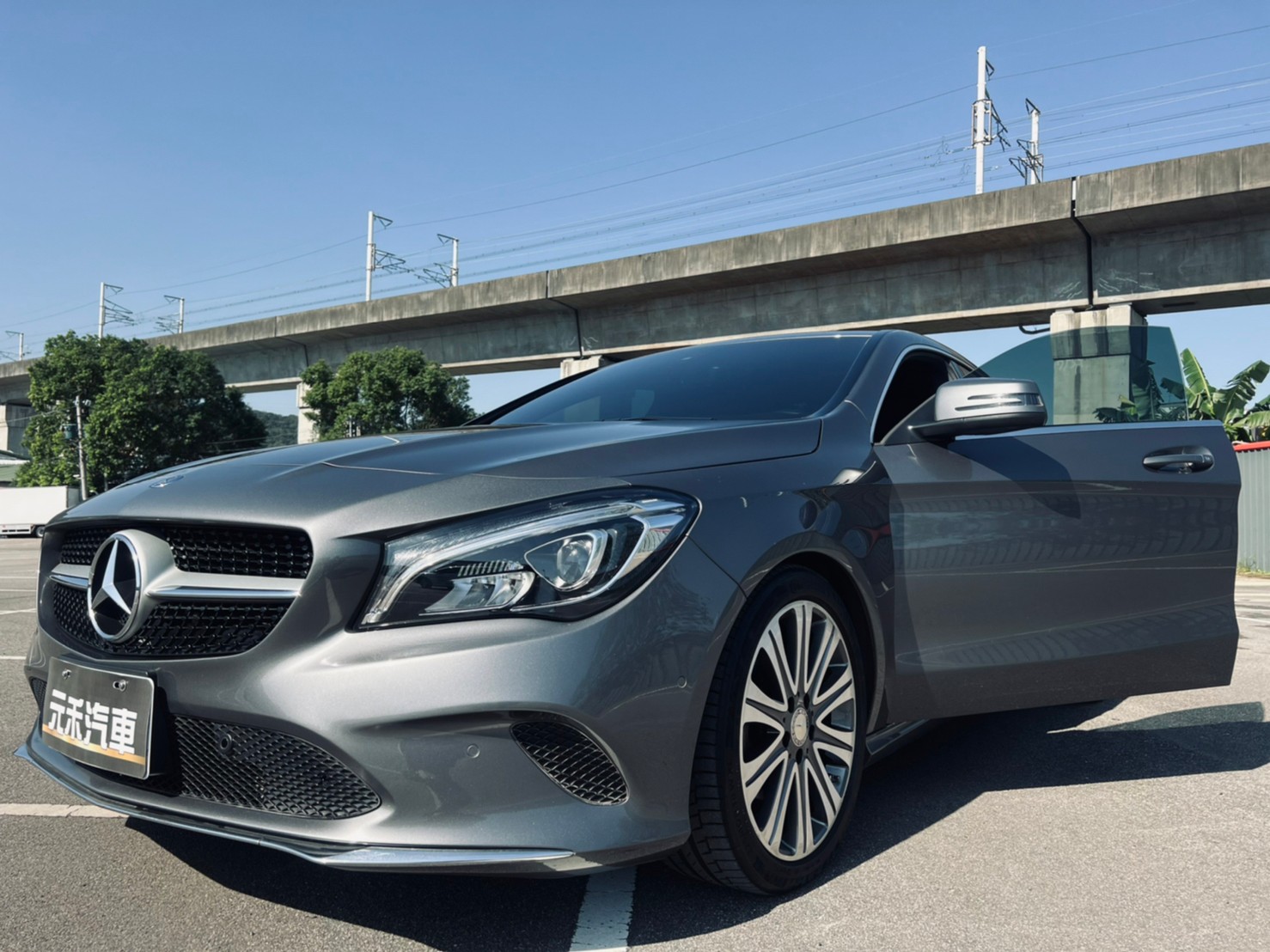 🔥2017 BENZ CLA CLA200 靈巧操控/跑車座椅/白金王座🔥152【阿龍中古車 0968-691-205】  第2張相片